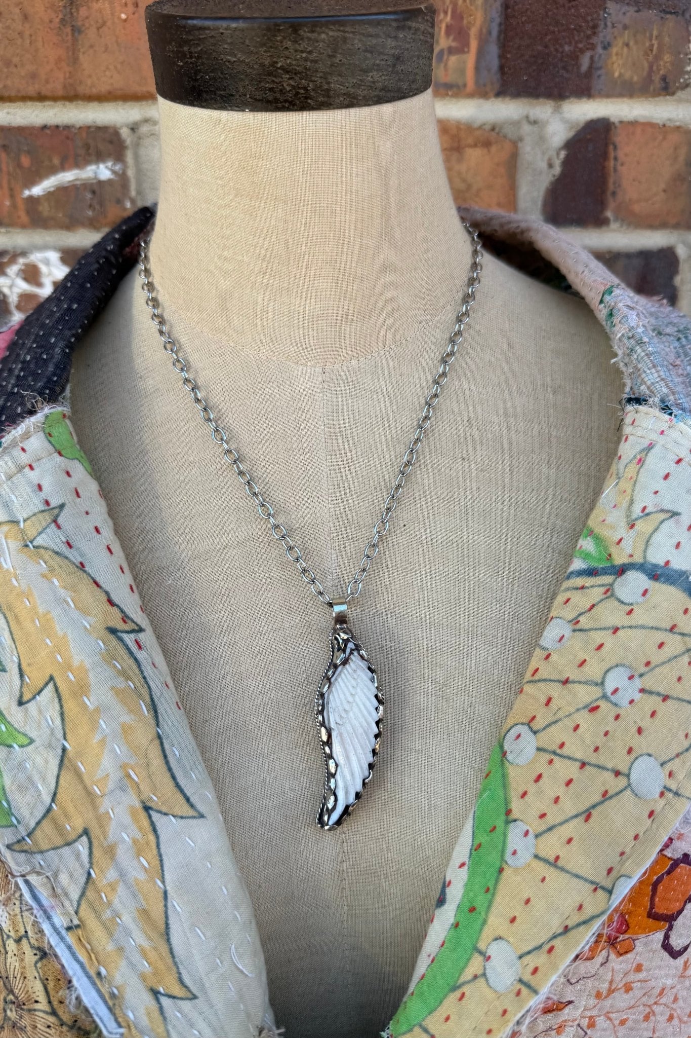 Feather in the Wind Necklace - ivyandlavyboutique ivyandlavyboutique