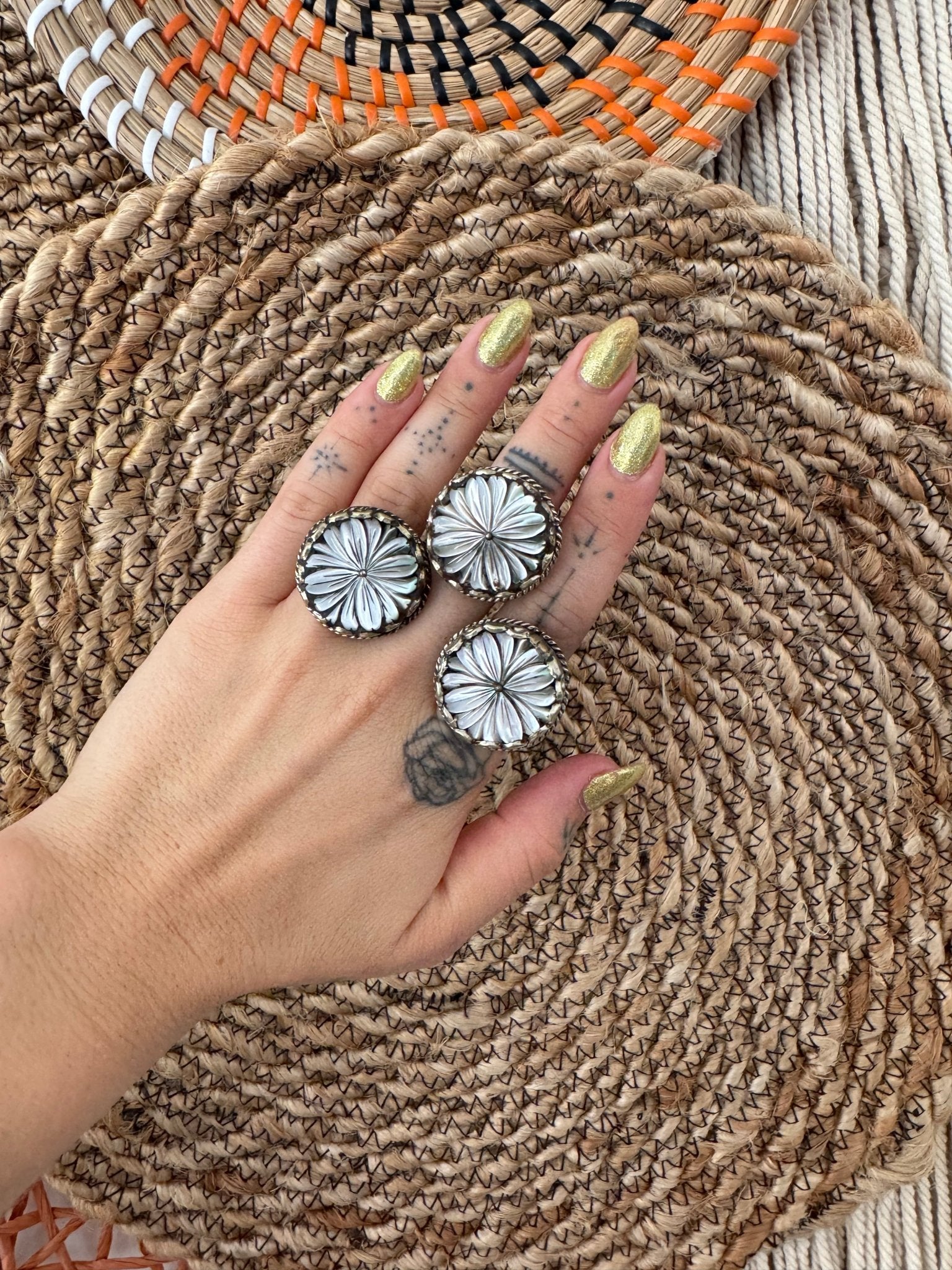 Flower Circle Small Ring - ivyandlavyboutique ivyandlavyboutique