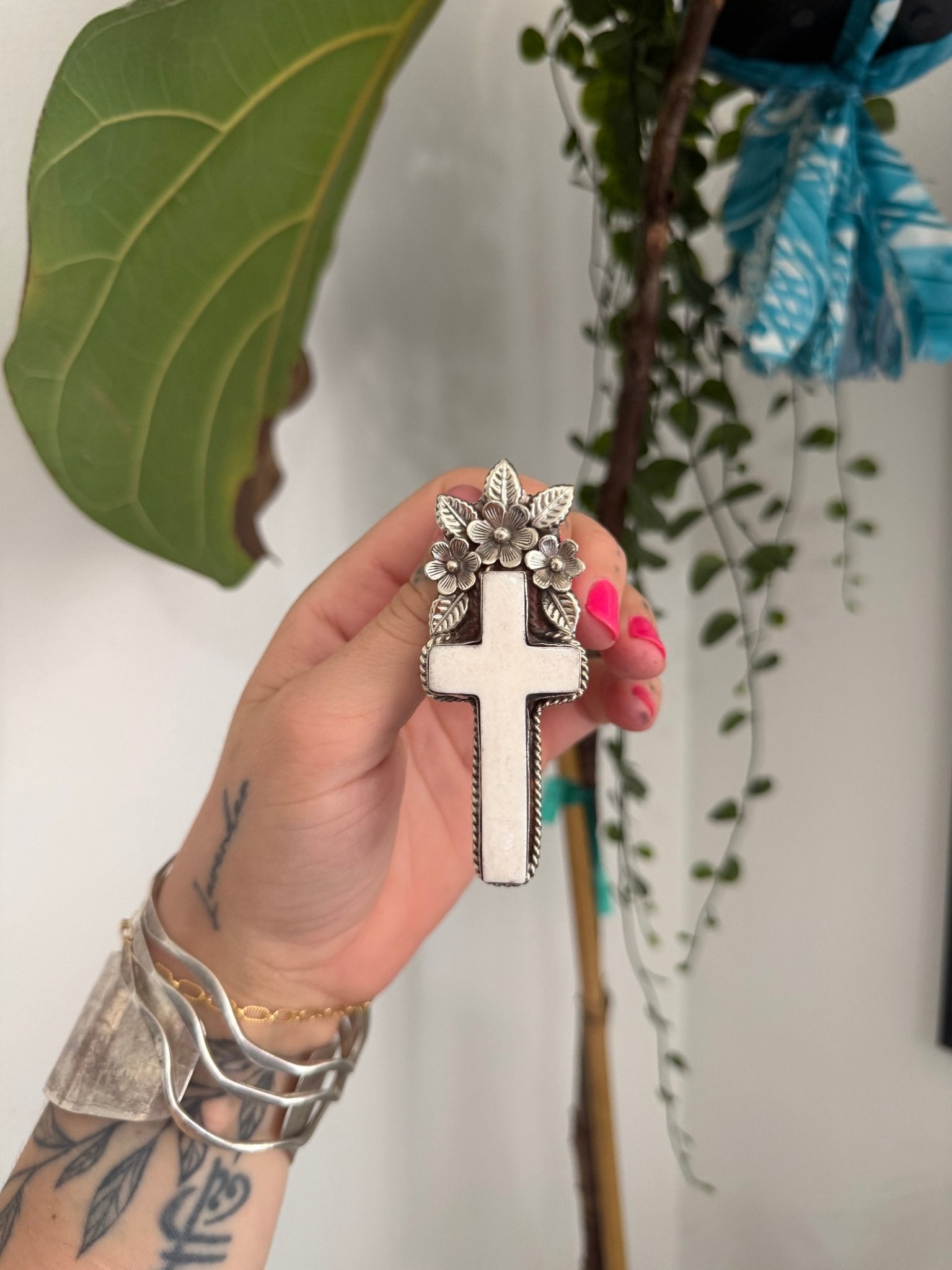 Flowered Cross Pendant - ivyandlavyboutique ivyandlavyboutique