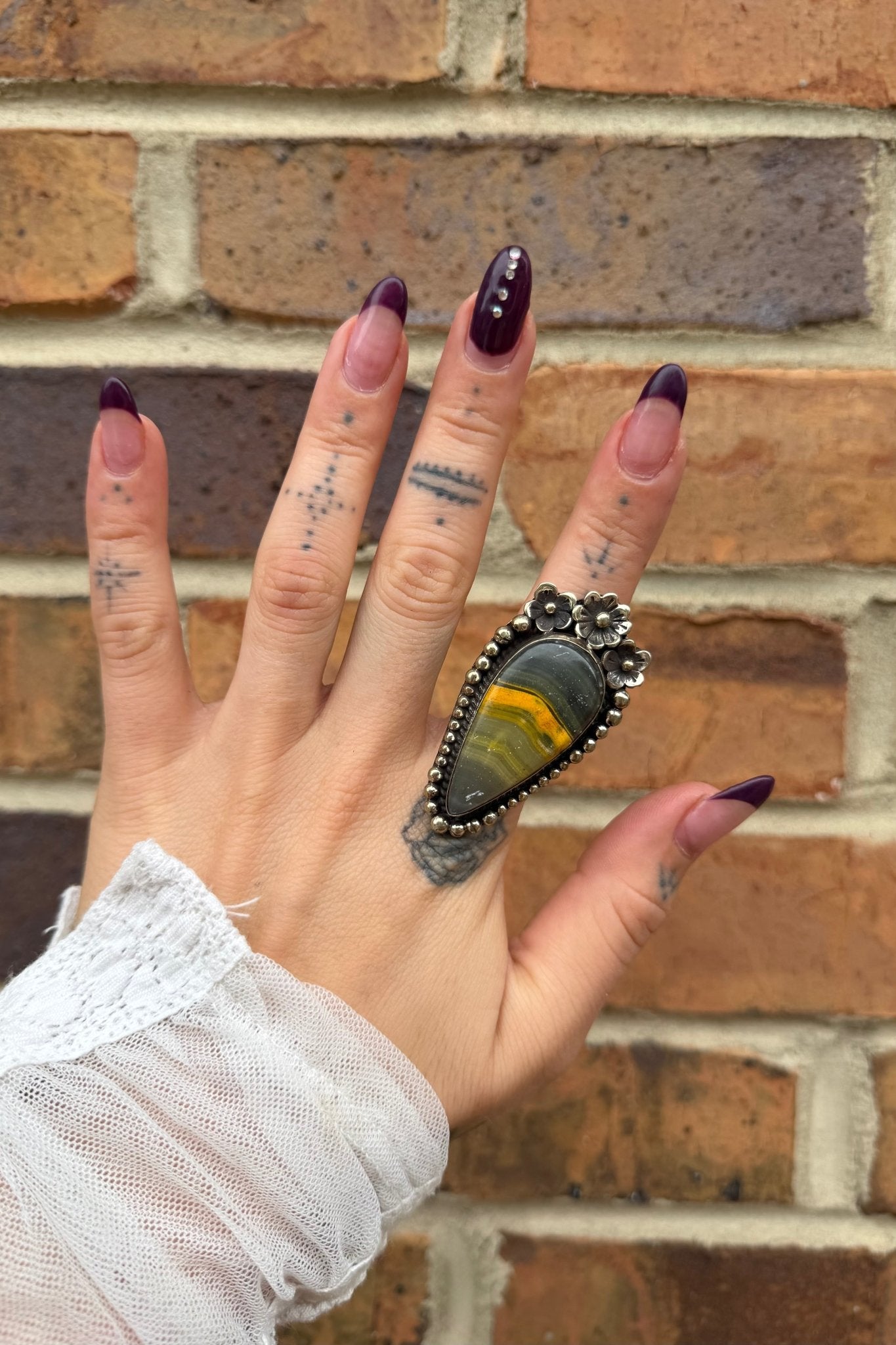 Flowered Tear Drop Ring - ivyandlavyboutique ivyandlavyboutique