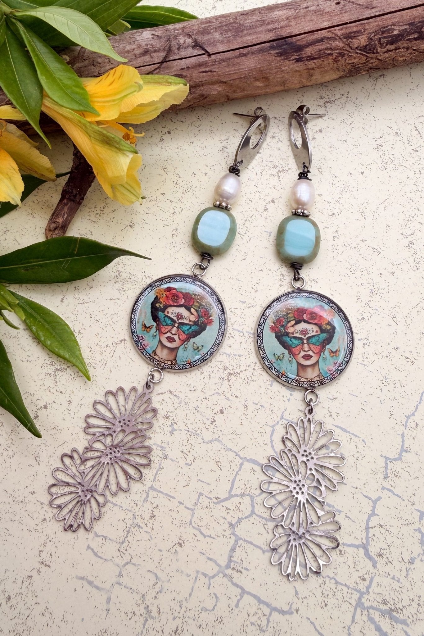 Frida Moth Circle Charm Drop Earrings - ivyandlavyboutique ivyandlavyboutique