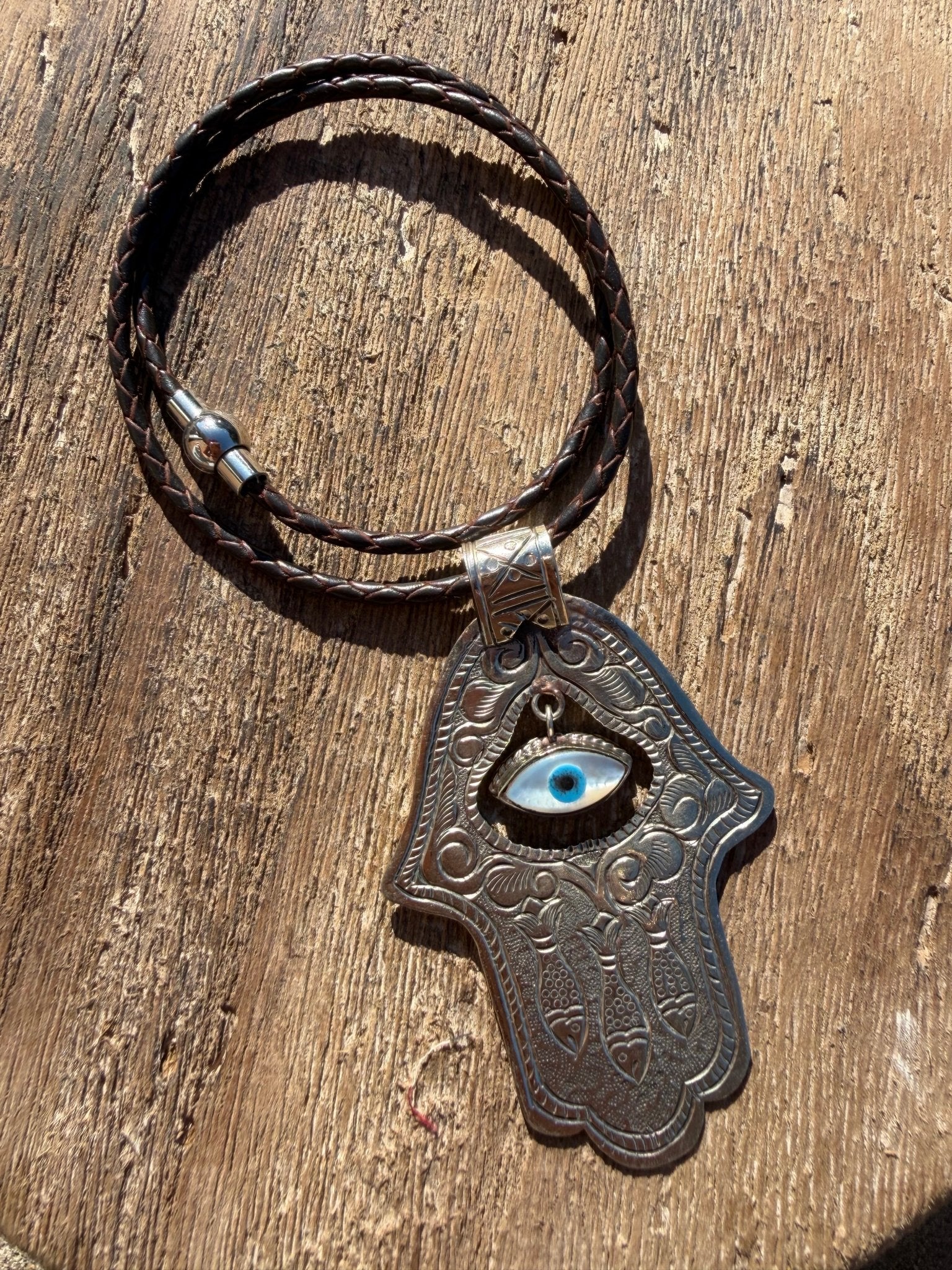 Hamsa Hand Choker & Evil Eye Necklace w/ Mother of Pearl Center - ivyandlavyboutique ivyandlavyboutique
