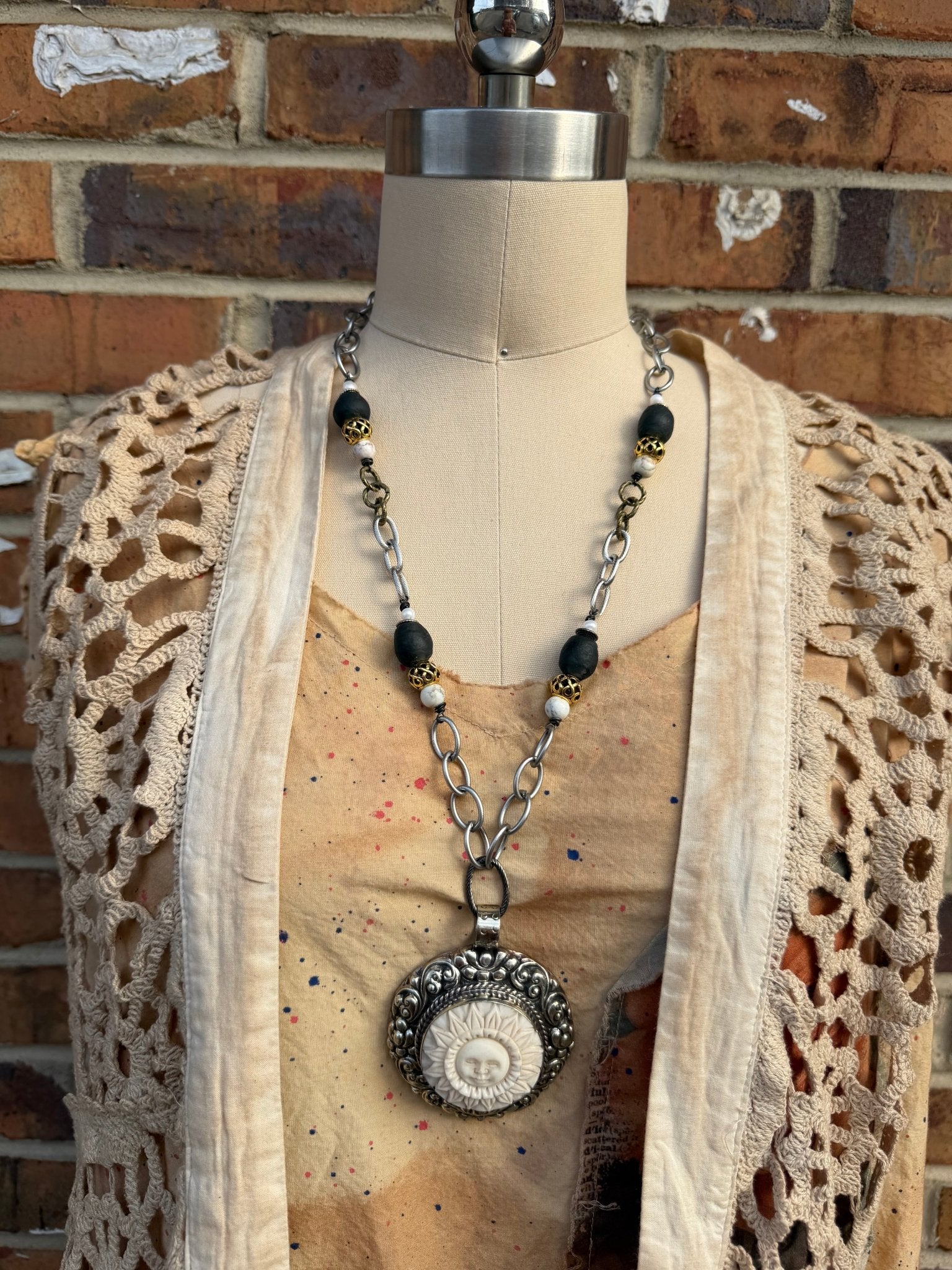 Happy Bliss Sun Statement Necklace - ivyandlavyboutique ivyandlavyboutique