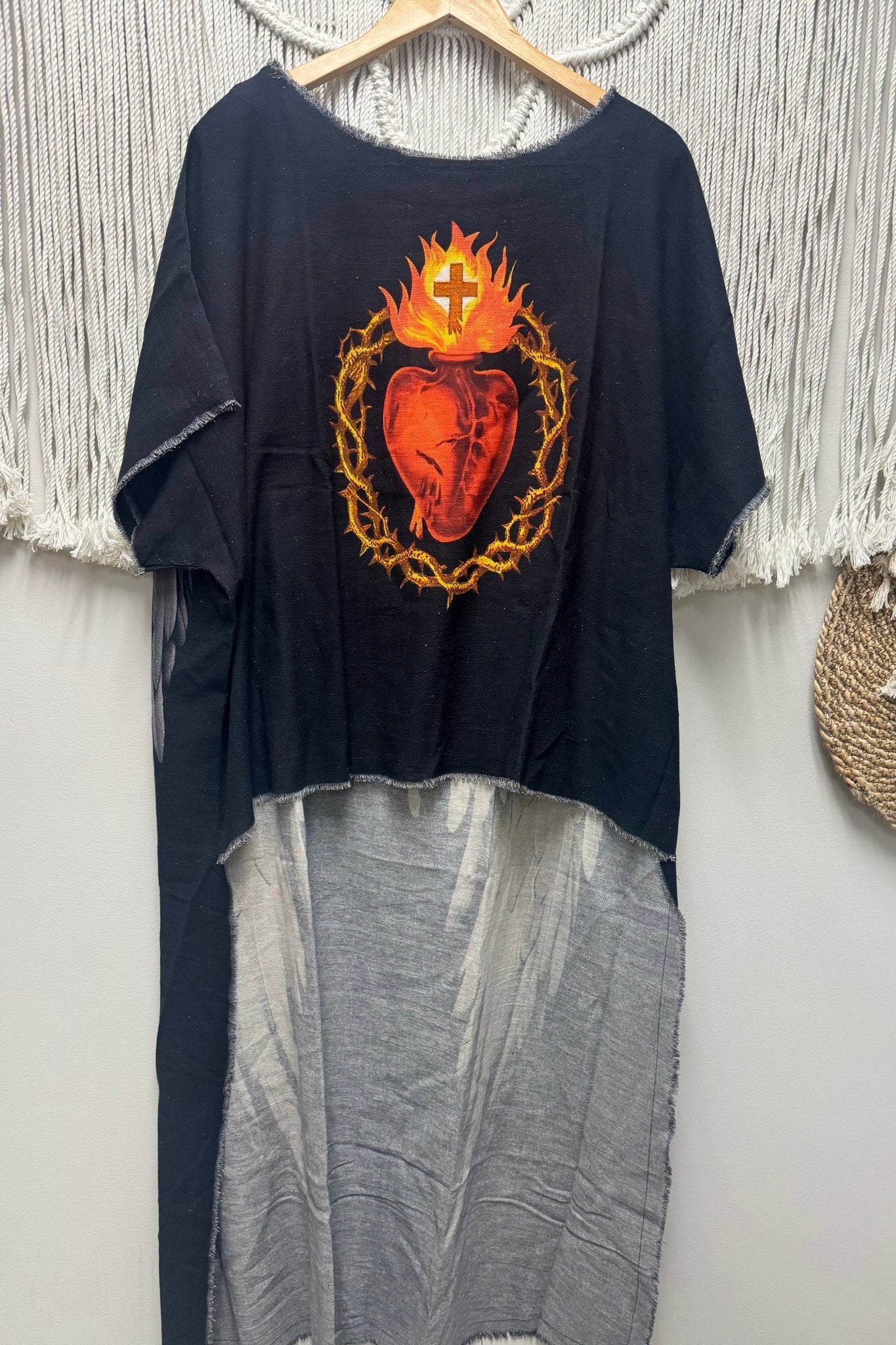 Heart Soaring Hi Lo (Sacred Heart) - ivyandlavyboutique I LOVE LINEN