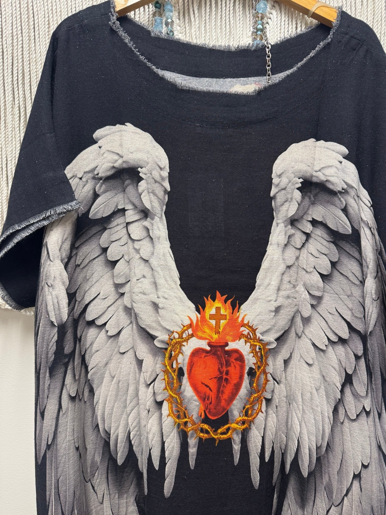 Heart Soaring Hi Lo (Sacred Heart) - ivyandlavyboutique I LOVE LINEN