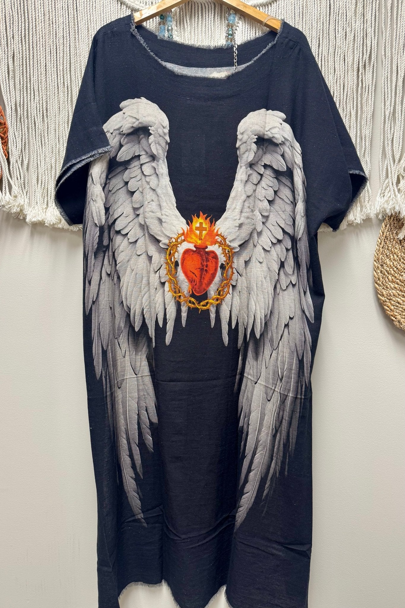 Heart Soaring Hi Lo (Sacred Heart) - ivyandlavyboutique I LOVE LINEN