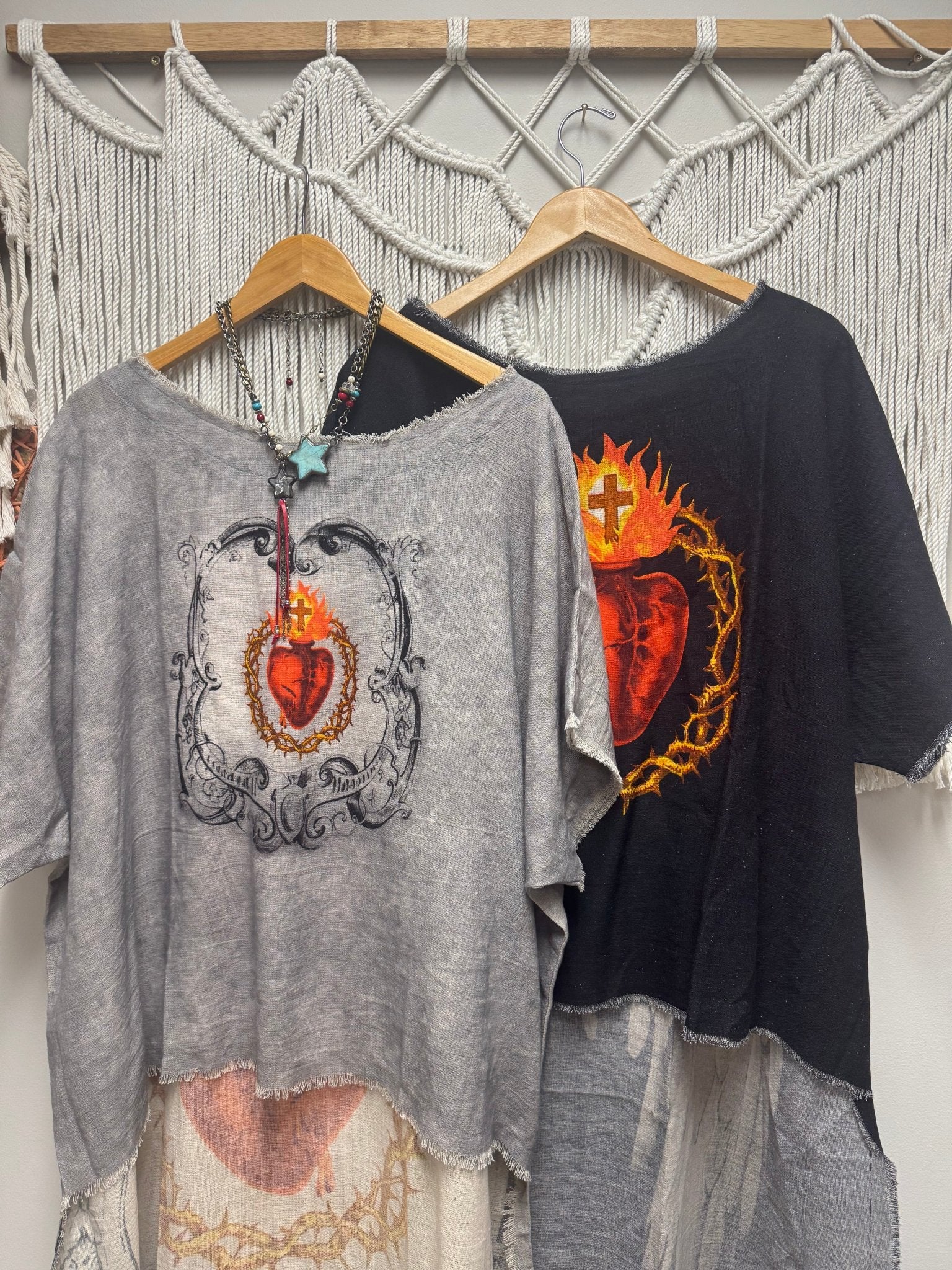 Heart Soaring Hi Lo (Sacred Heart) - ivyandlavyboutique I LOVE LINEN