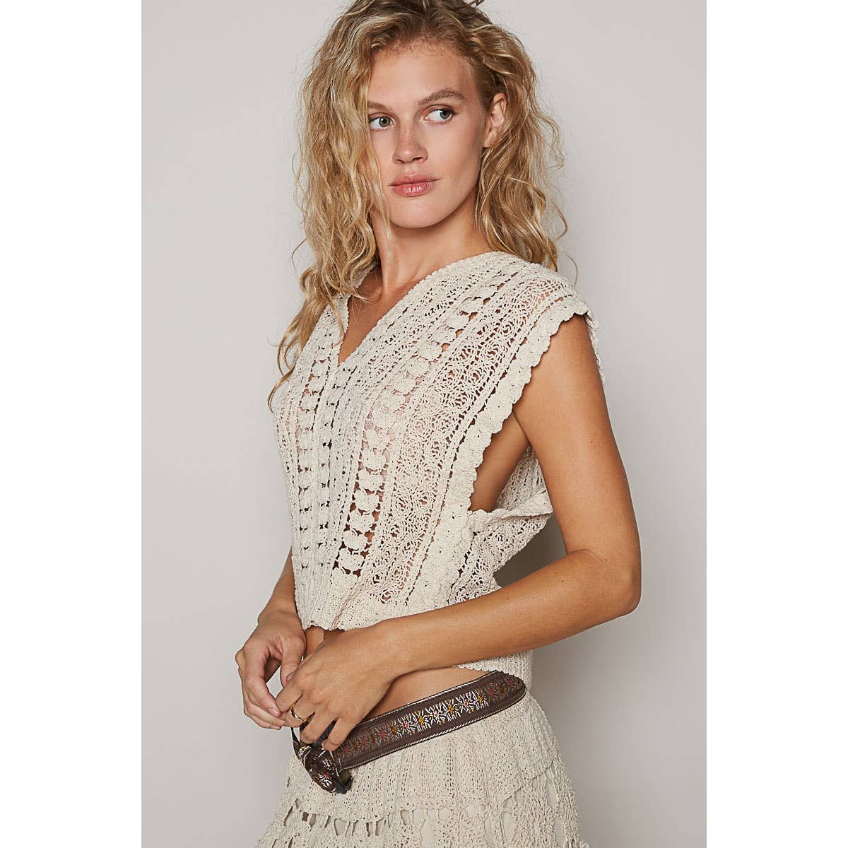 Hola Chicas Crochet Sleeveless Top - ivyandlavyboutique Pol Clothing
