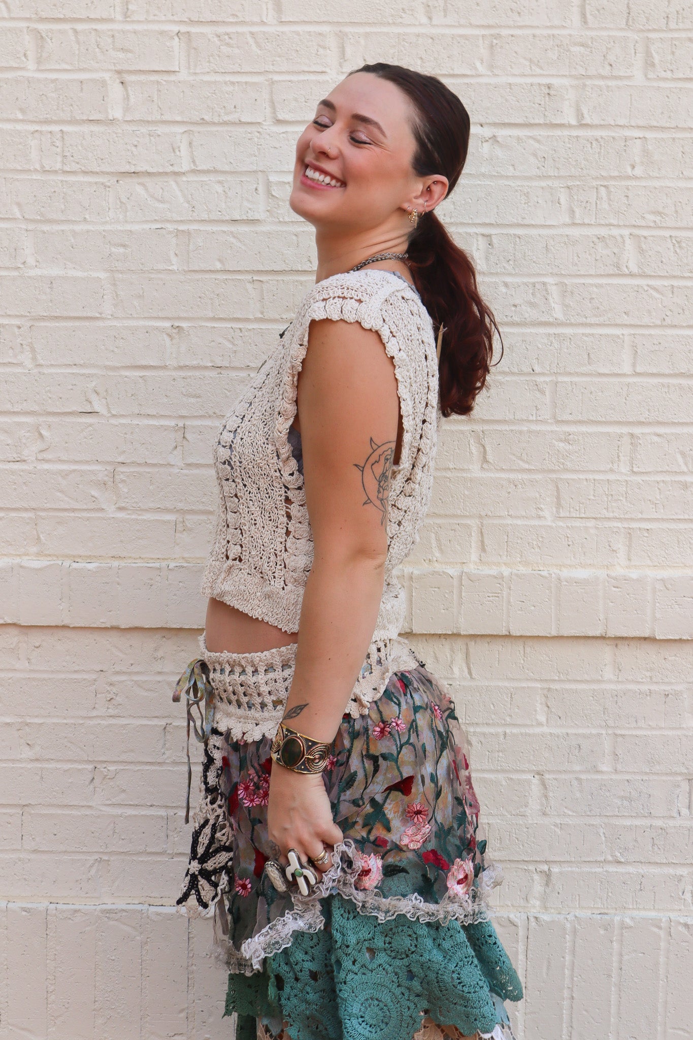 Hola Chicas Crochet Sleeveless Top - ivyandlavyboutique Pol Clothing