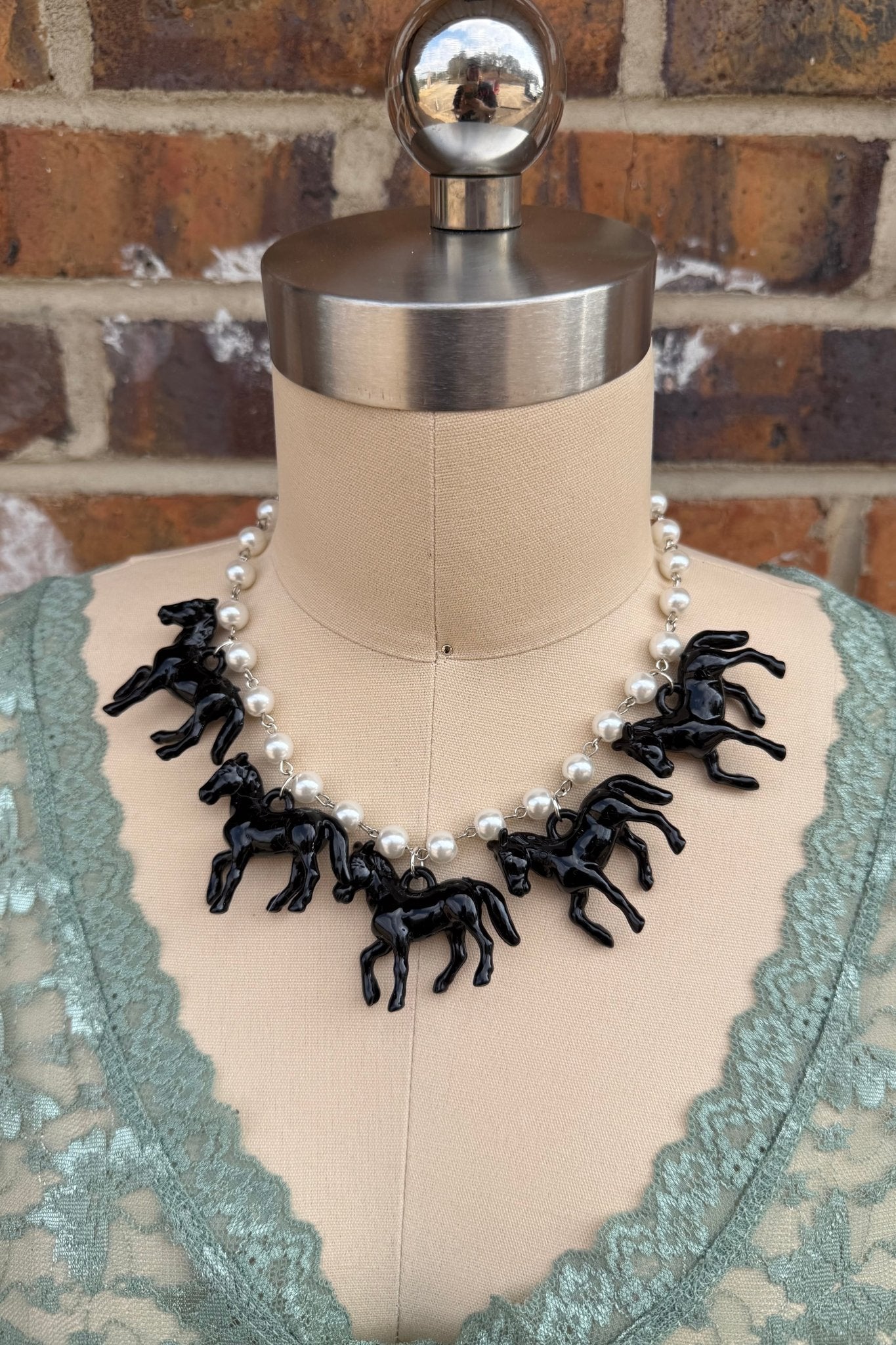 Horsing Around Choker Necklace - ivyandlavyboutique Beths Addiction