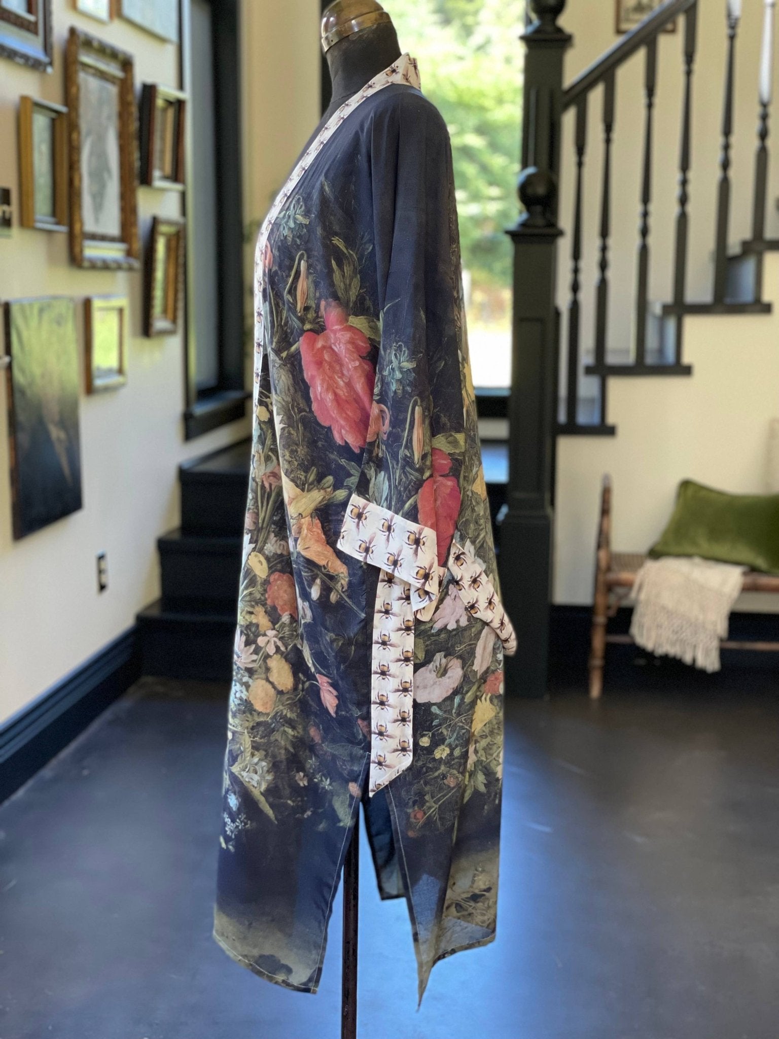 I Dream In Flowers Opera Duster Kimono Robe w/ Bees: Classic - ivyandlavyboutique Market of Stars