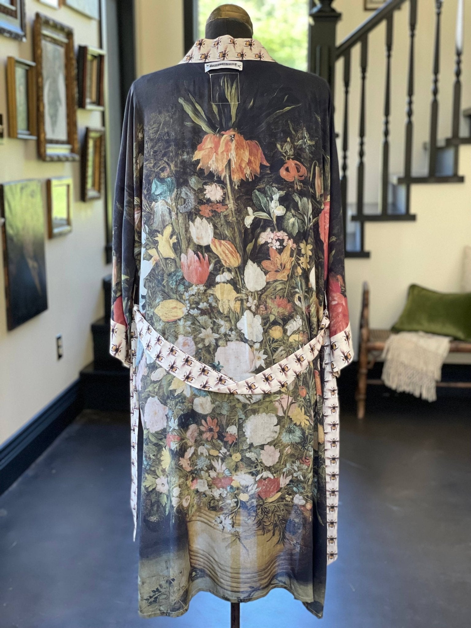 I Dream In Flowers Opera Duster Kimono Robe w/ Bees: Classic - ivyandlavyboutique Market of Stars