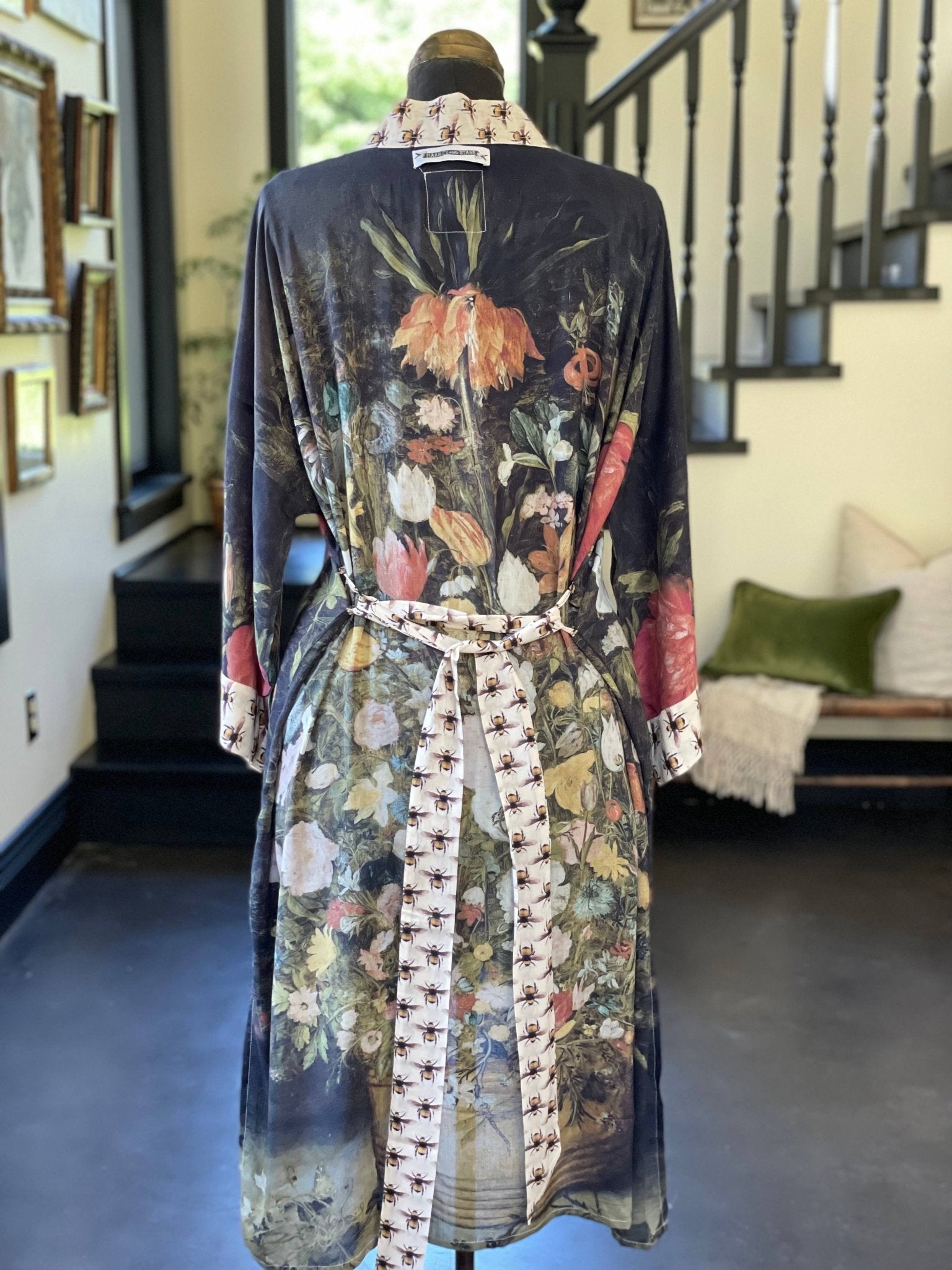 I Dream In Flowers Opera Duster Kimono Robe w/ Bees: Classic - ivyandlavyboutique Market of Stars