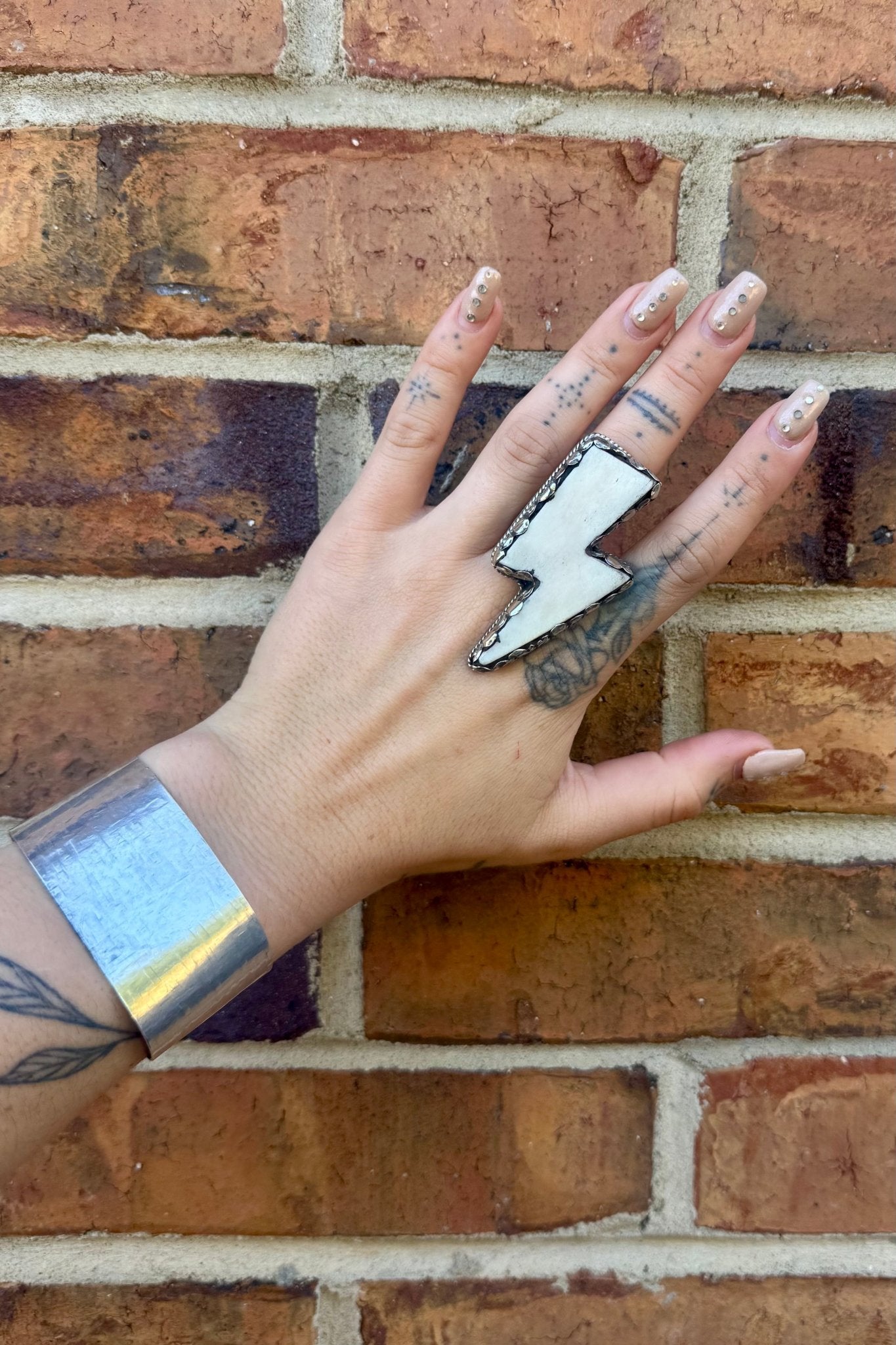 Lightning Bolt Ring in White - ivyandlavyboutique ivyandlavyboutique