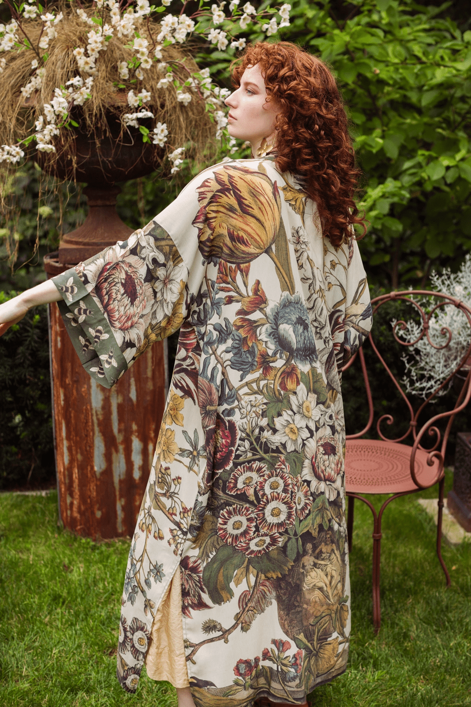 Love Grows Wild Opera Duster Kimono Robe w/ Bees - ivyandlavyboutique Market of Stars