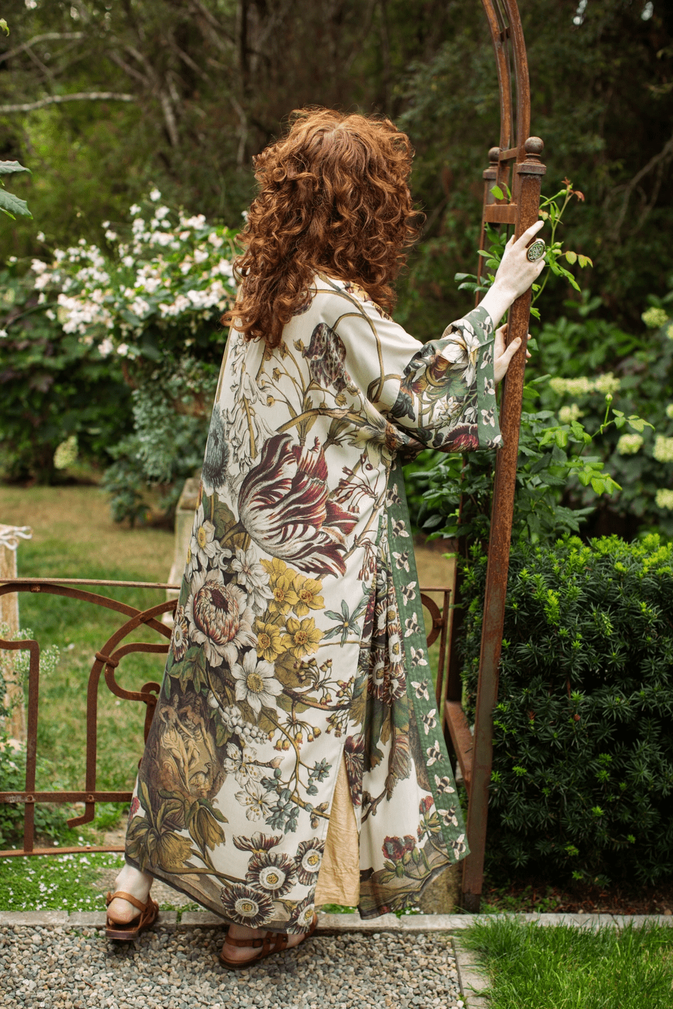 Love Grows Wild Opera Duster Kimono Robe w/ Bees - ivyandlavyboutique Market of Stars