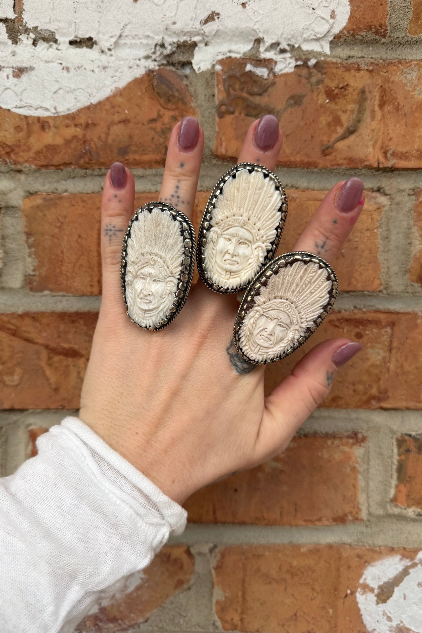 Médium Chief Carved Statement Ring - ivyandlavyboutique ivyandlavyboutique