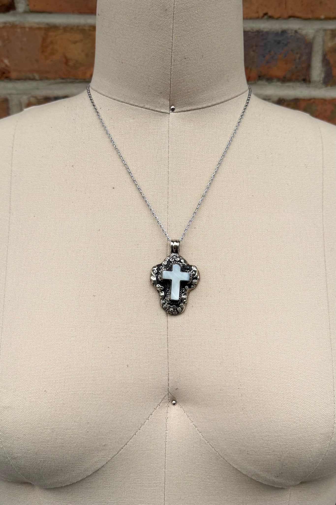 Mini Cross Pendant on Chain - ivyandlavyboutique ivyandlavyboutique