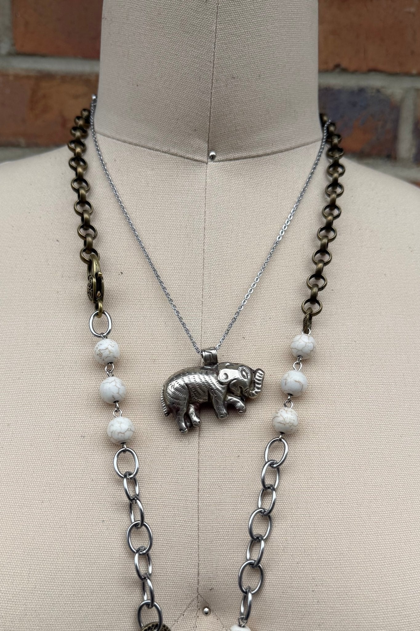 Mini Elephant on Chain - ivyandlavyboutique ivyandlavyboutique