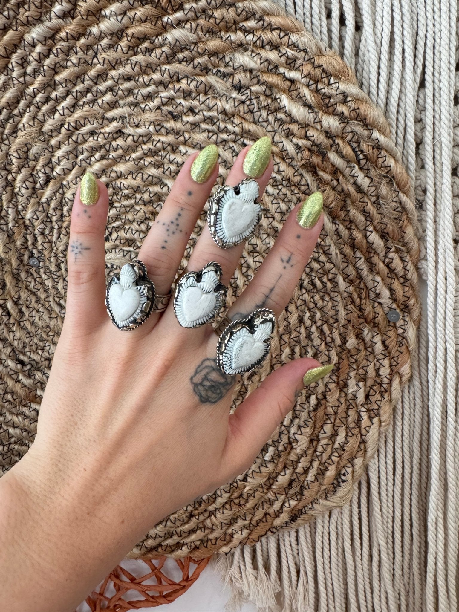 Mini Sacred Heart Ring - ivyandlavyboutique ivyandlavyboutique