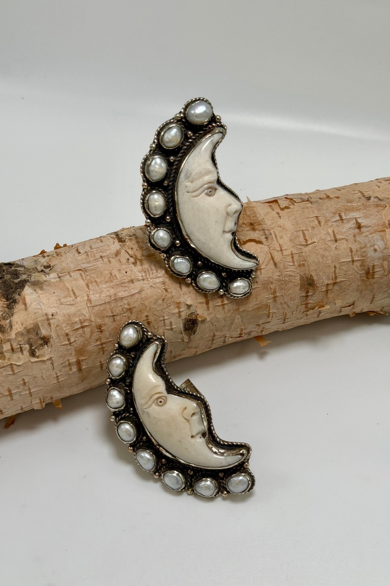 Moonlight Carved Pearl Ring - ivyandlavyboutique ivyandlavyboutique