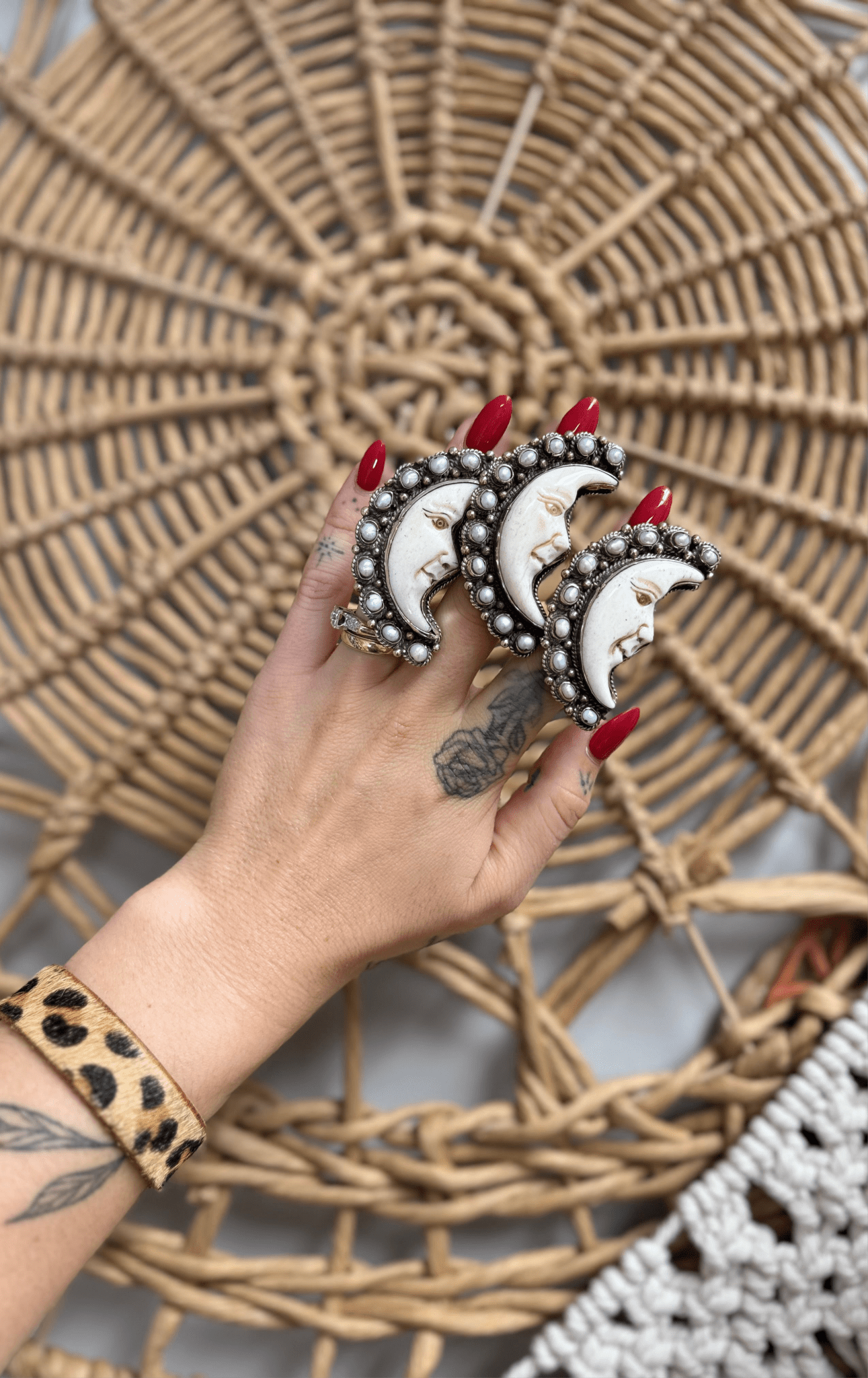 Moonlight Carved Pearl Ring - ivyandlavyboutique ivyandlavyboutique