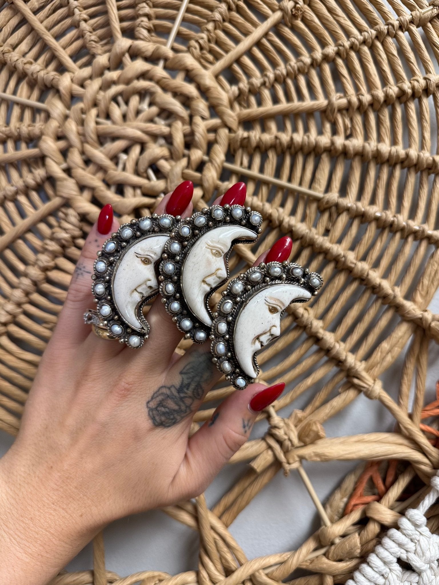 Moonlight Carved Pearl Ring - ivyandlavyboutique ivyandlavyboutique