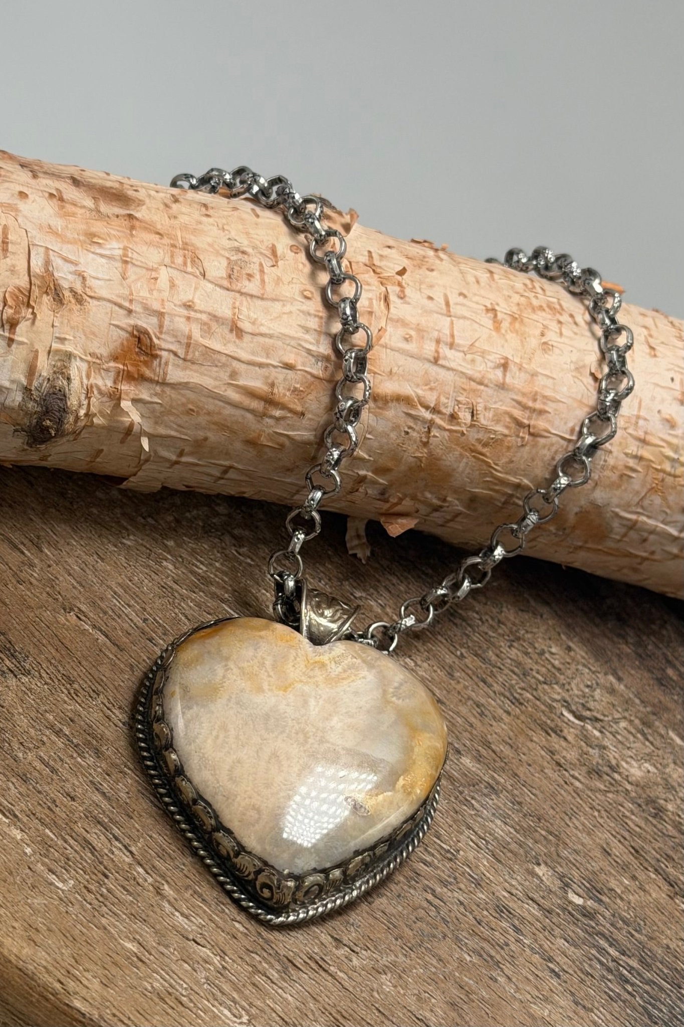 Prehistoric Love Choker Necklace - ivyandlavyboutique ivyandlavyboutique