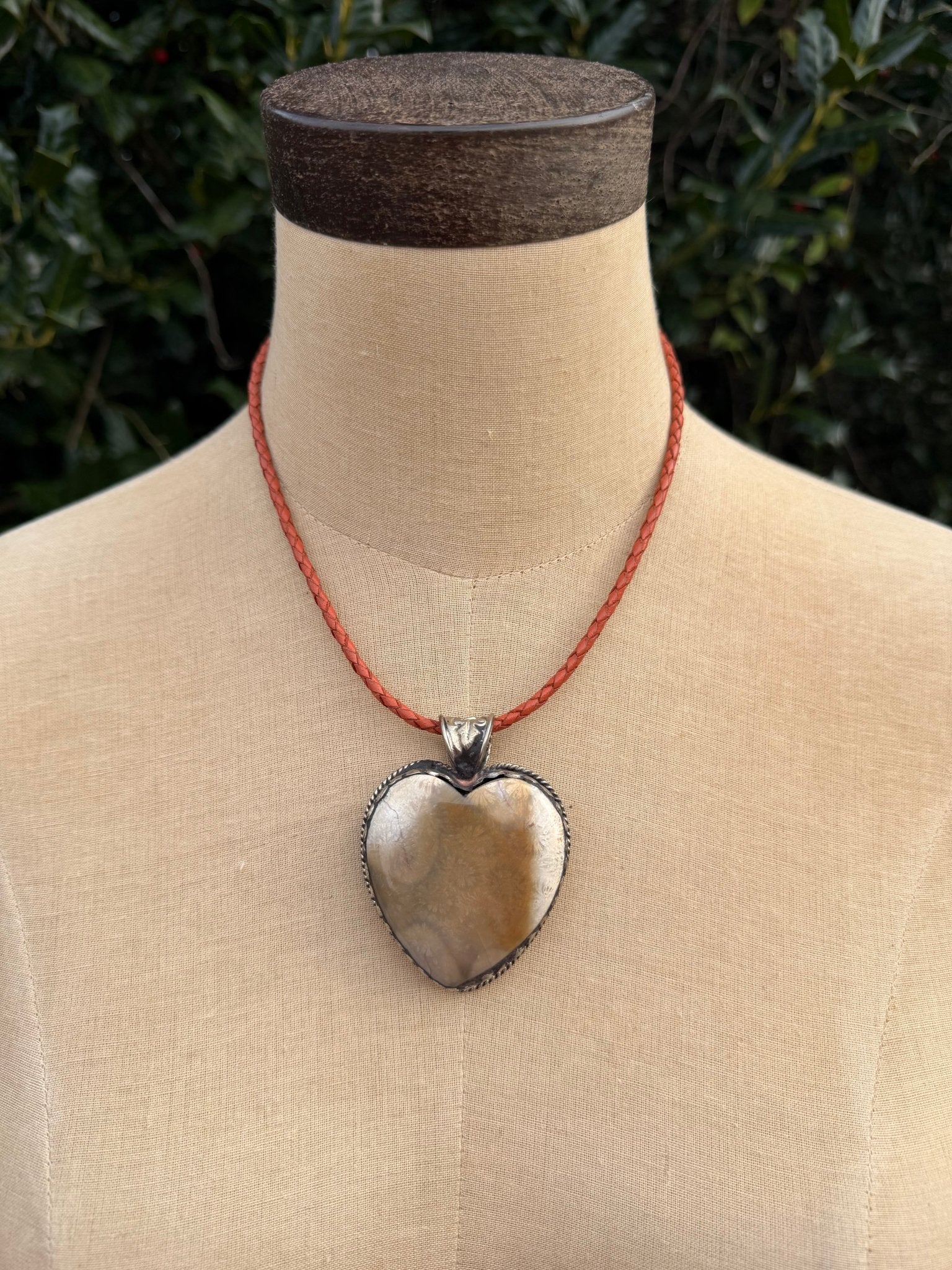 Prehistoric Love Choker Necklace - ivyandlavyboutique ivyandlavyboutique