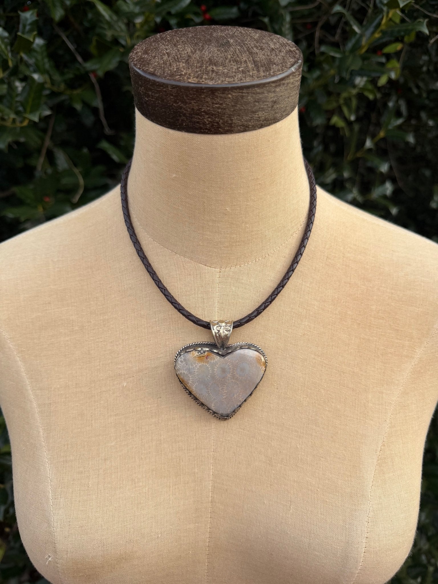 Prehistoric Love Choker Necklace - ivyandlavyboutique ivyandlavyboutique