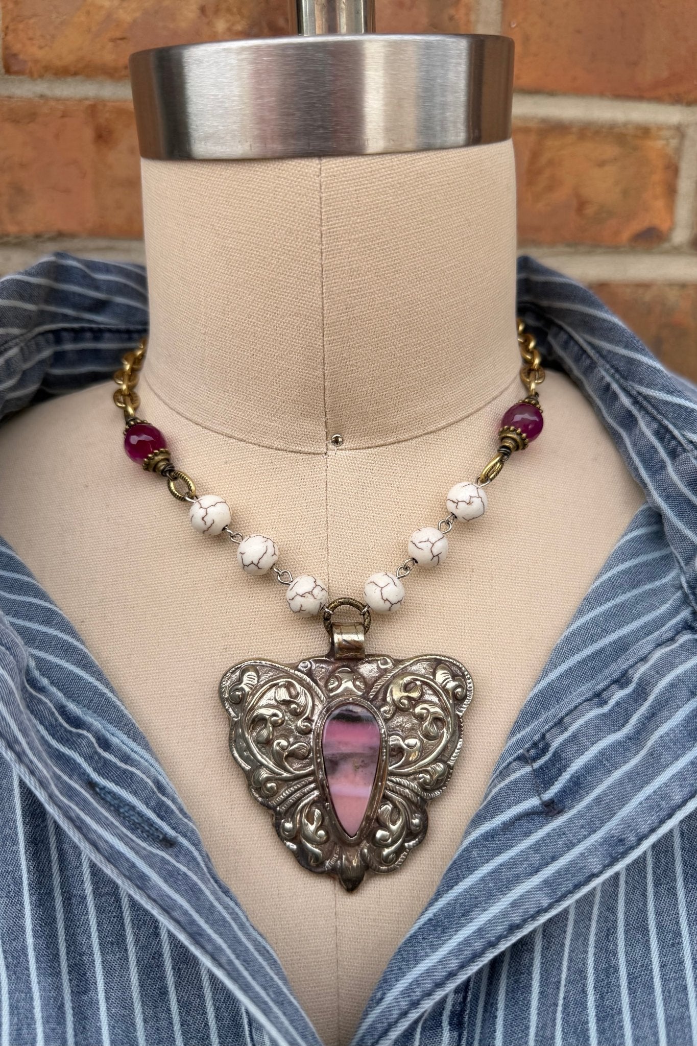 Pretty in Pink Flutterby Necklace - ivyandlavyboutique ivyandlavyboutique