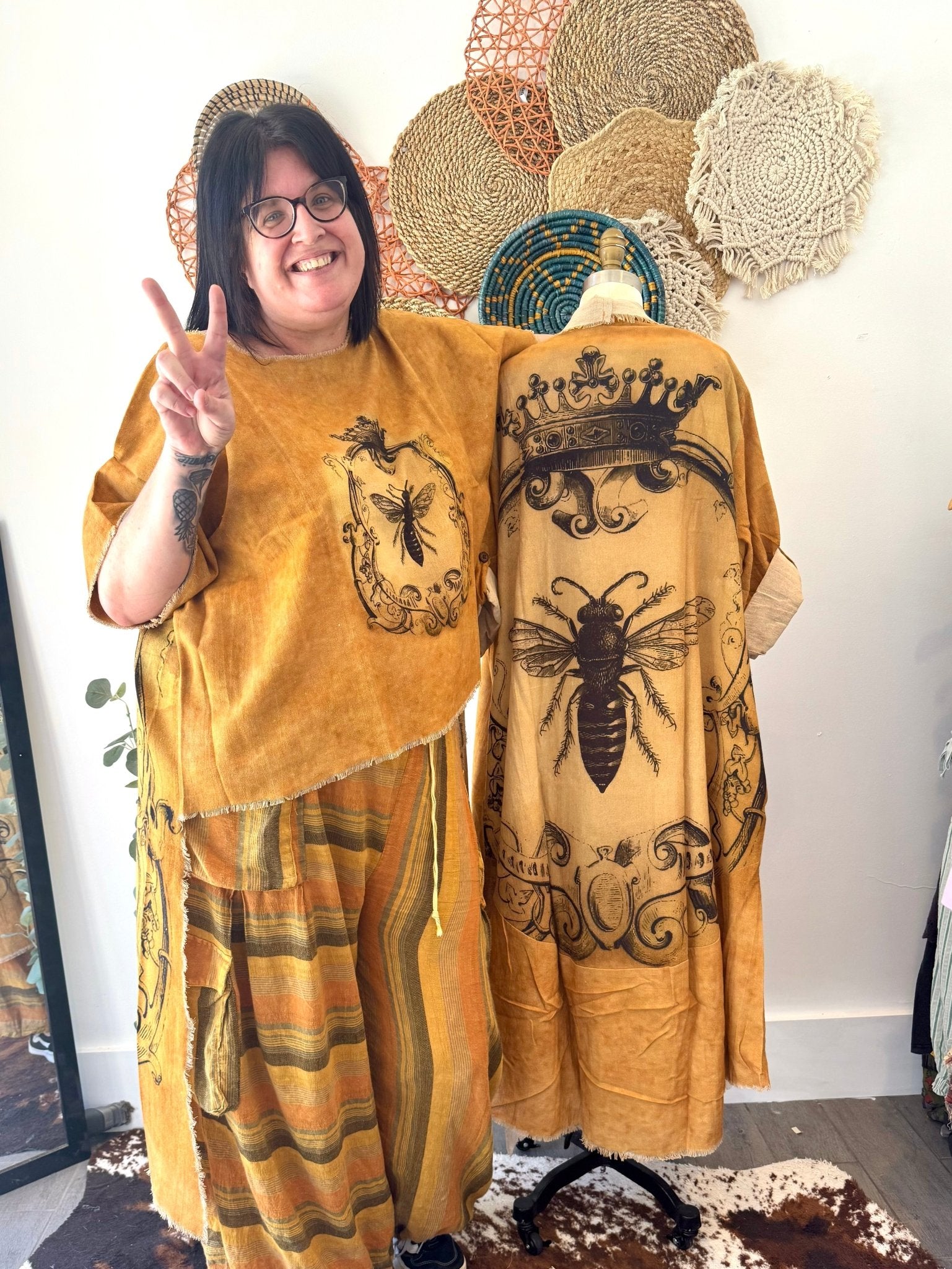 Queen Bee Hi Low - ivyandlavyboutique I LOVE LINEN