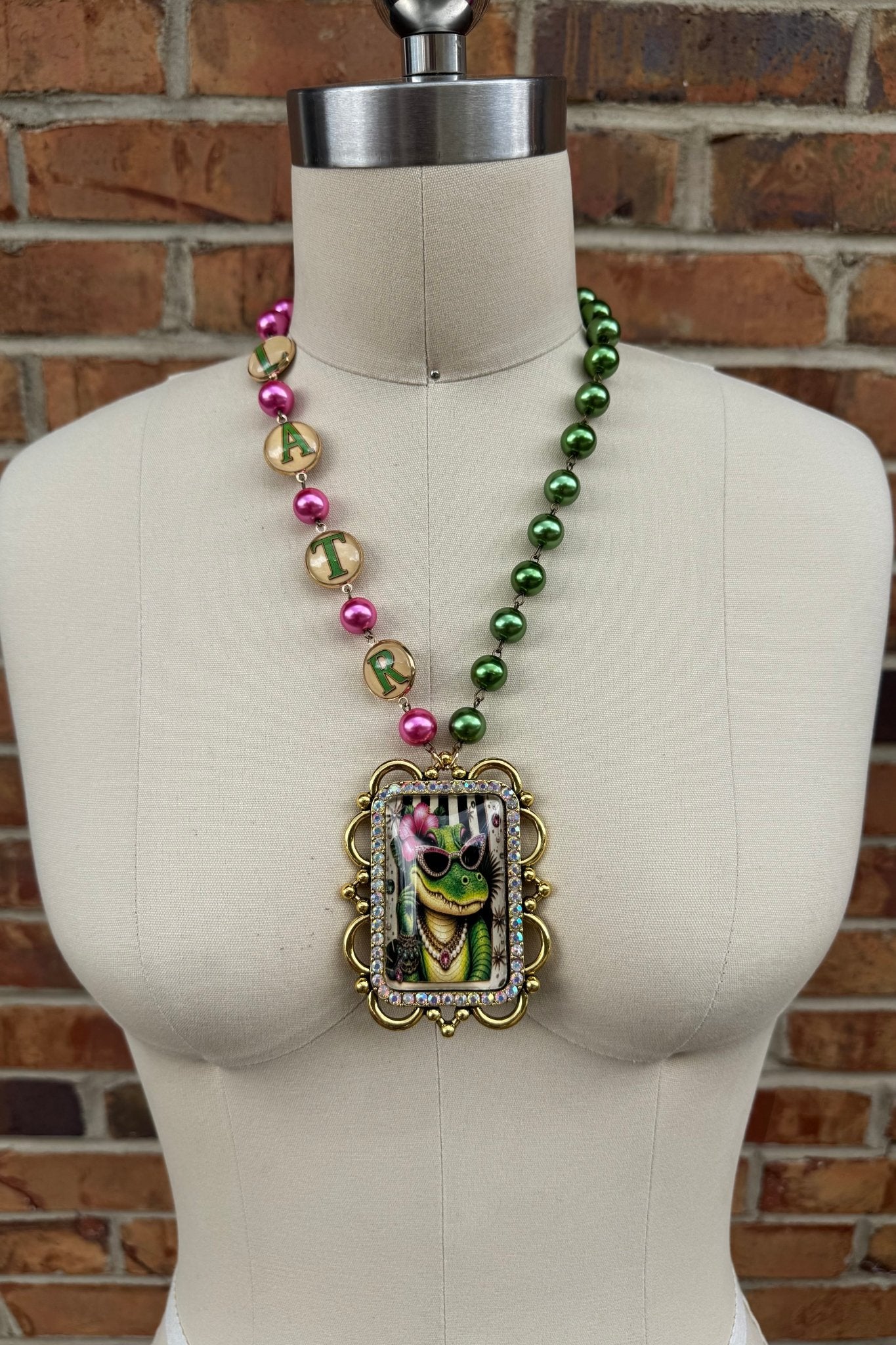 Queen Later Gator Necklace - ivyandlavyboutique Gypsy South