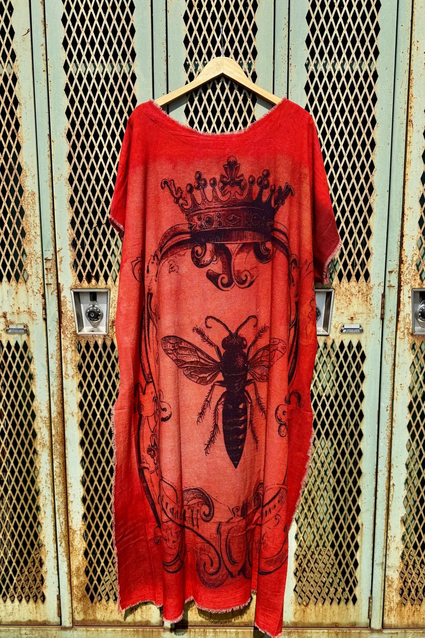 Red Buzzing Around Bee Hi Lo - ivyandlavyboutique I LOVE LINEN