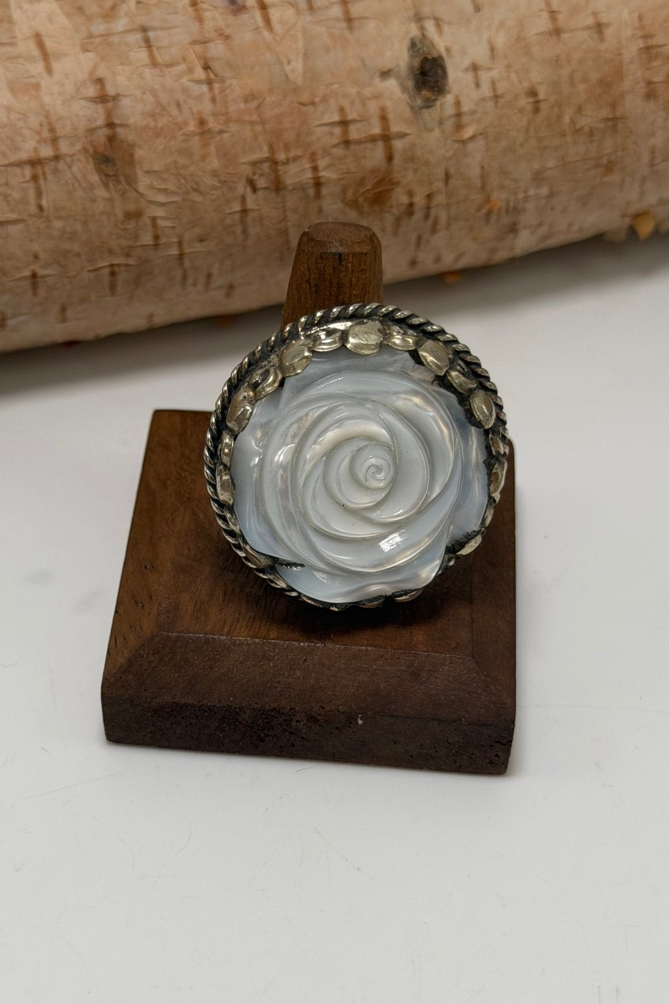 Resin Rose Ring - ivyandlavyboutique ivyandlavyboutique
