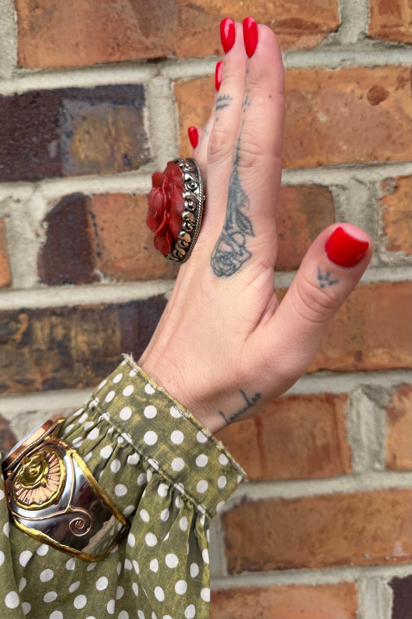 Roses in Red Ring - ivyandlavyboutique ivyandlavyboutique