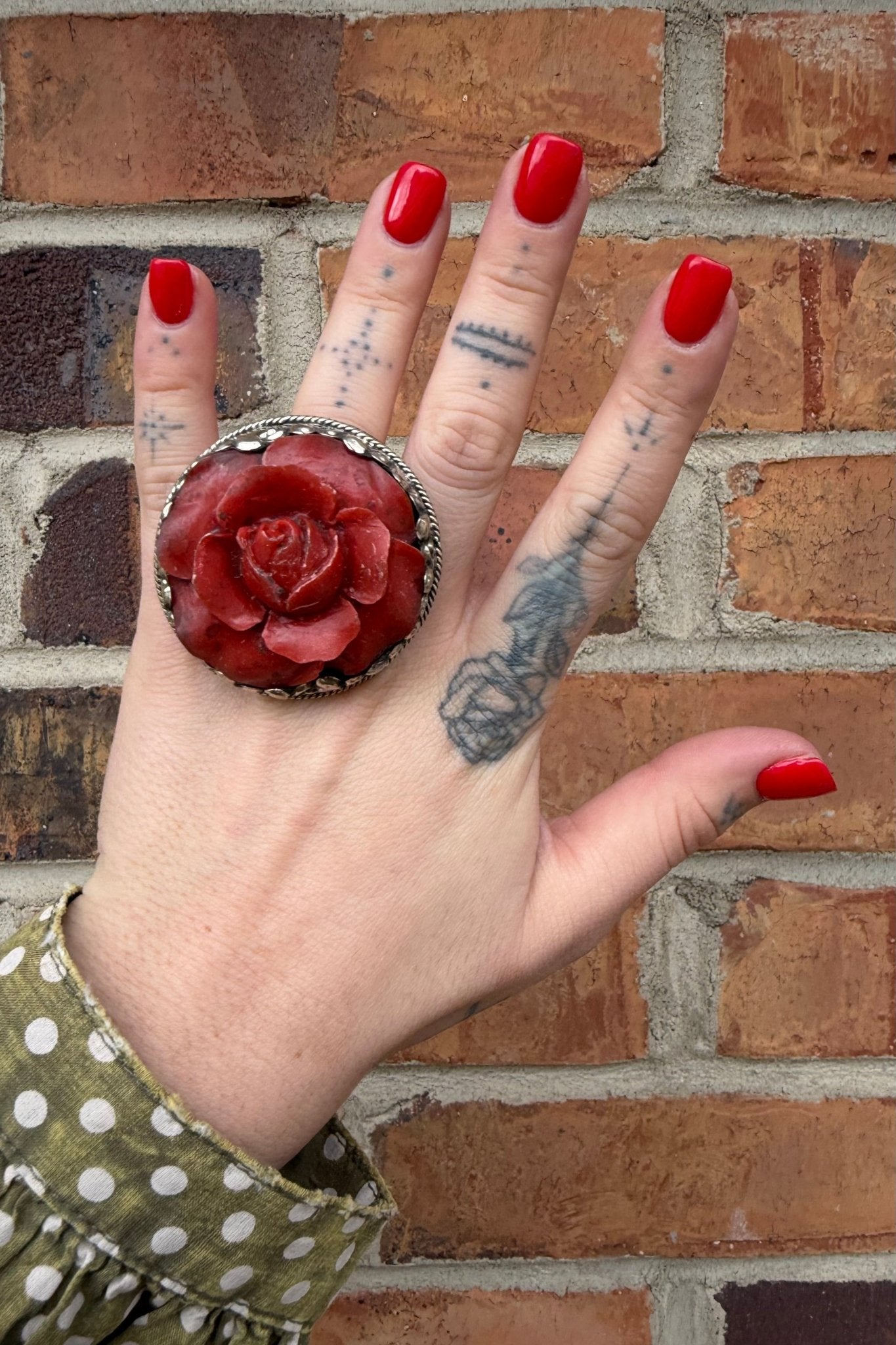 Roses in Red Ring - ivyandlavyboutique ivyandlavyboutique