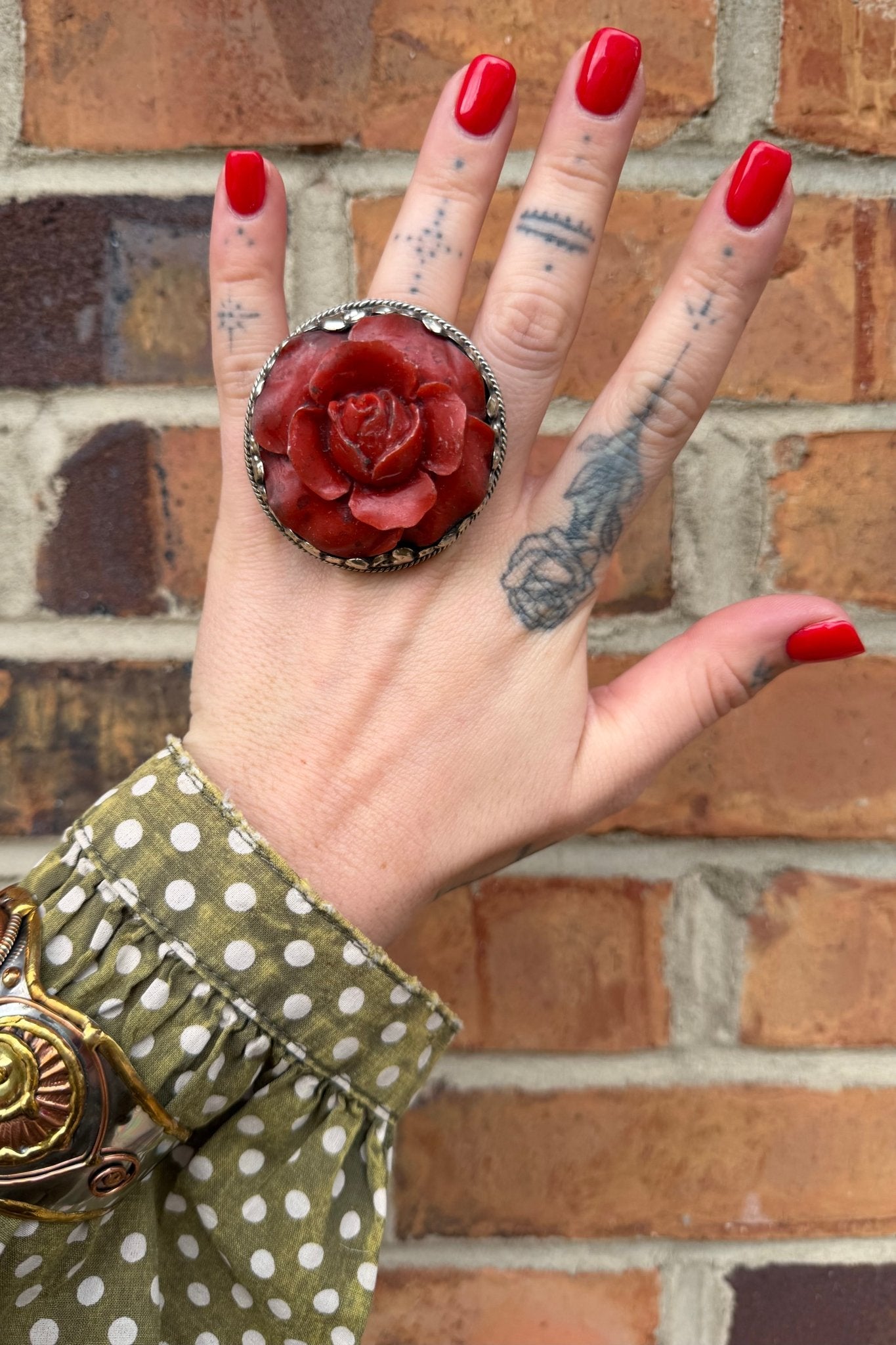 Roses in Red Ring - ivyandlavyboutique ivyandlavyboutique