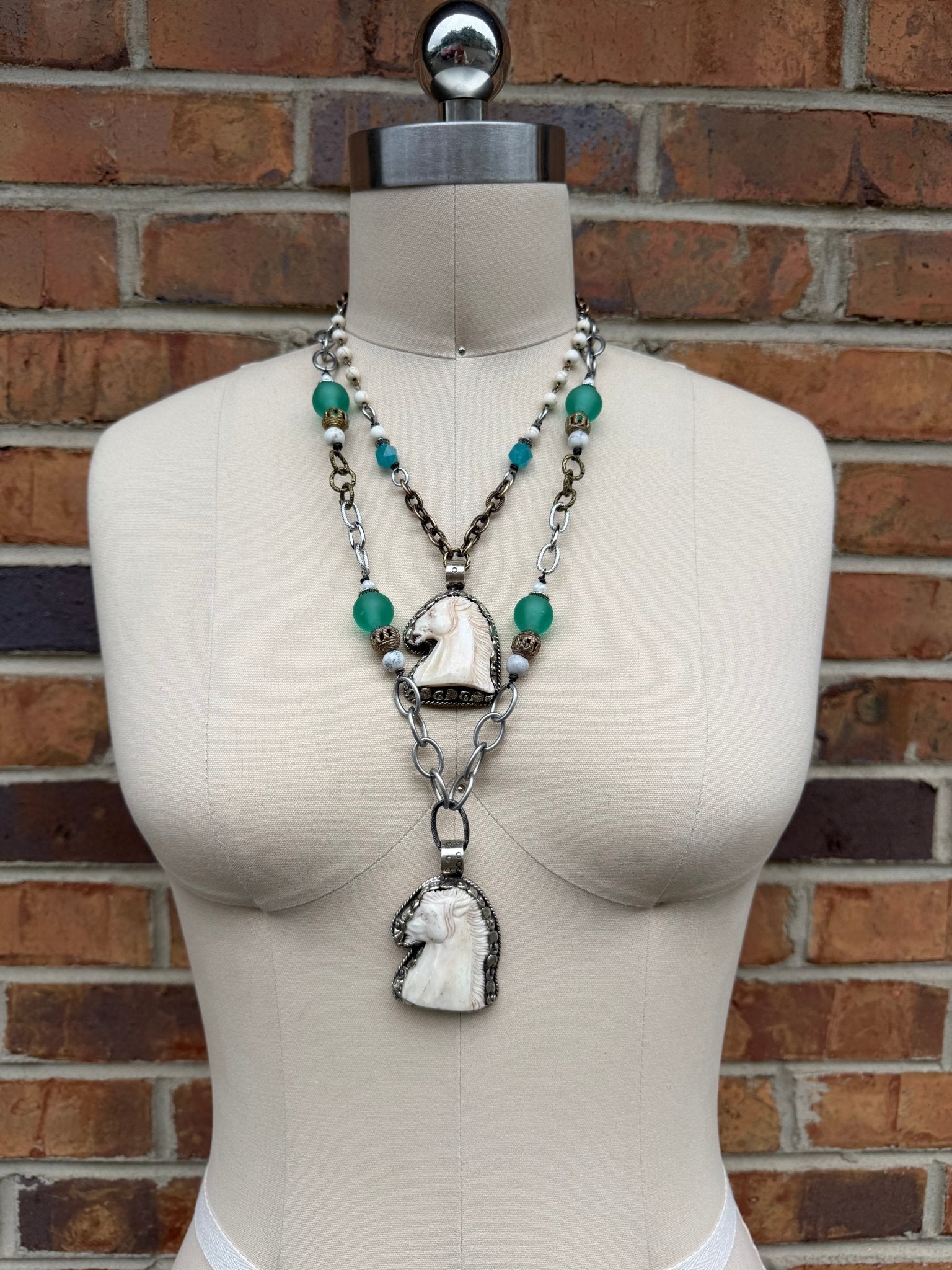 Run Wild Horse Shortie Necklave - ivyandlavyboutique ivyandlavyboutique