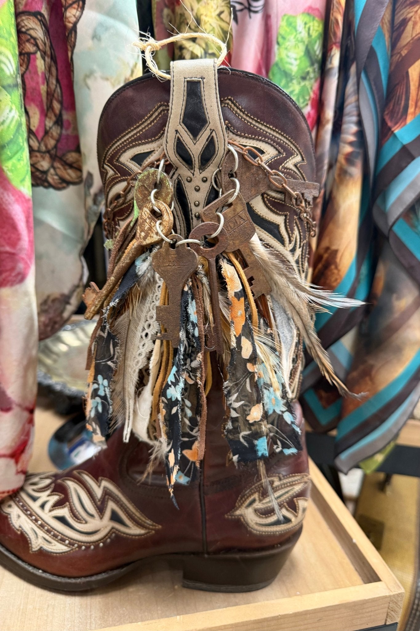 Rusty Keys Necklace - ivyandlavyboutique A Rare Bird Shop