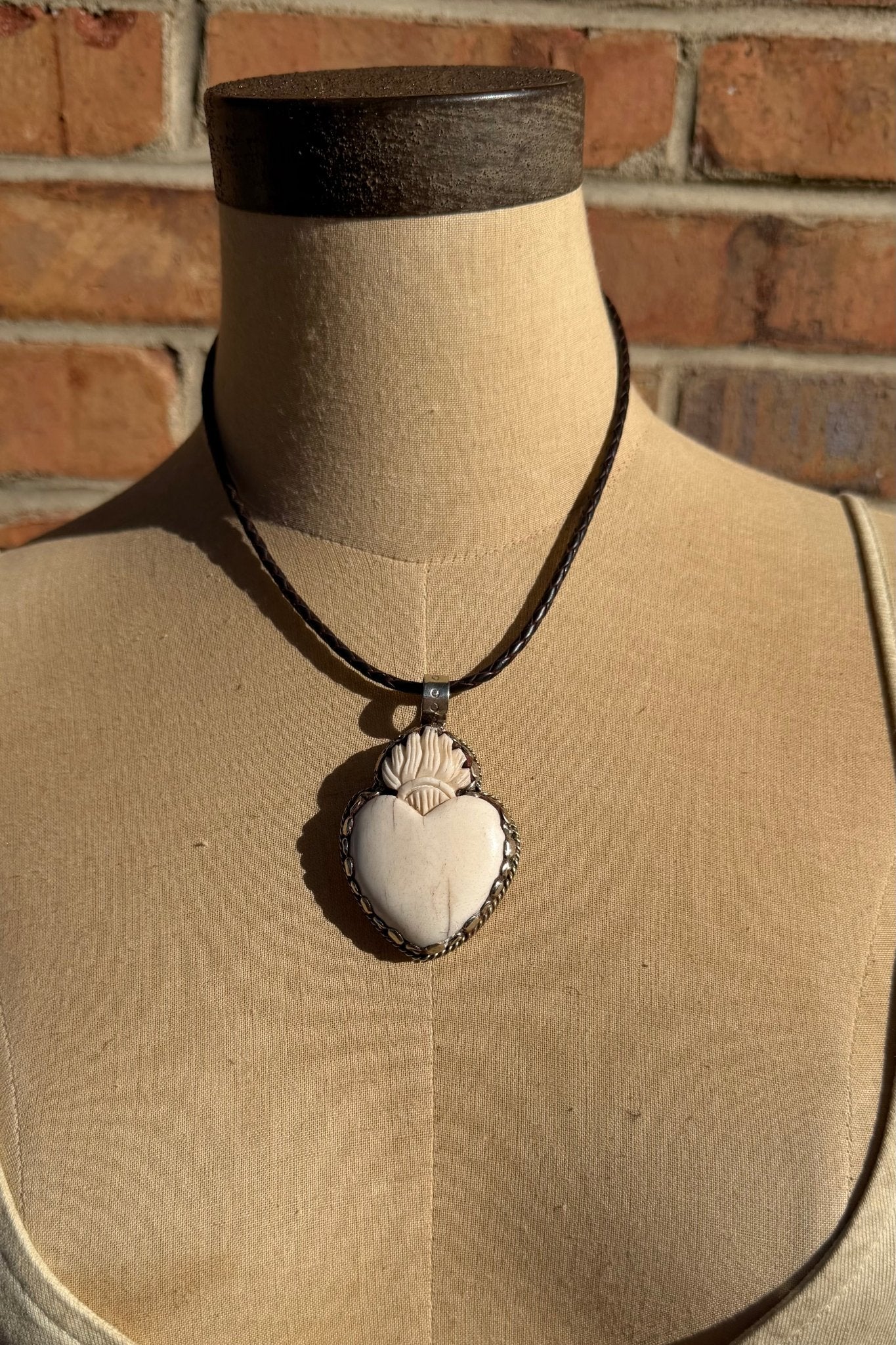 Sacred Heart Choker Necklace - ivyandlavyboutique ivyandlavyboutique