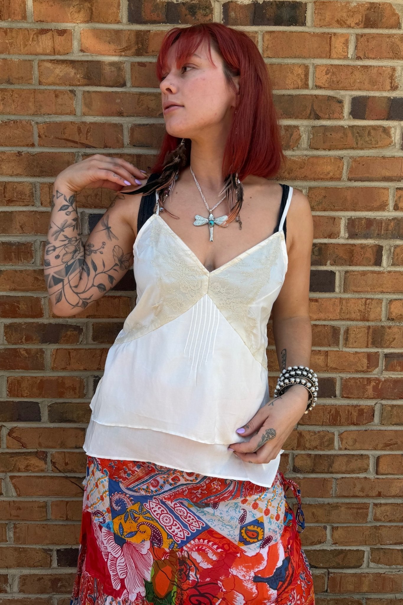 Simple White Tank with Lace - ivyandlavyboutique Love Stitch