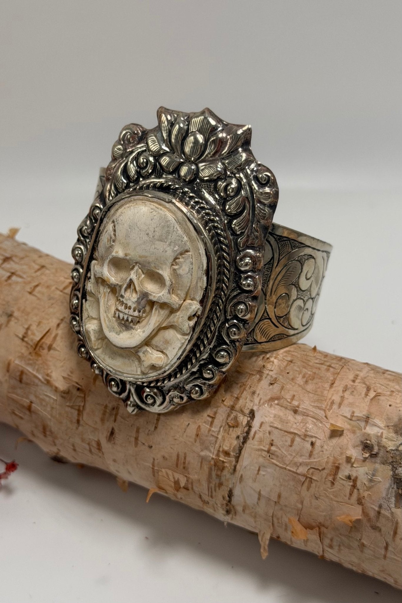 Skull & Cross Bones Epic Cuff - ivyandlavyboutique ivyandlavyboutique