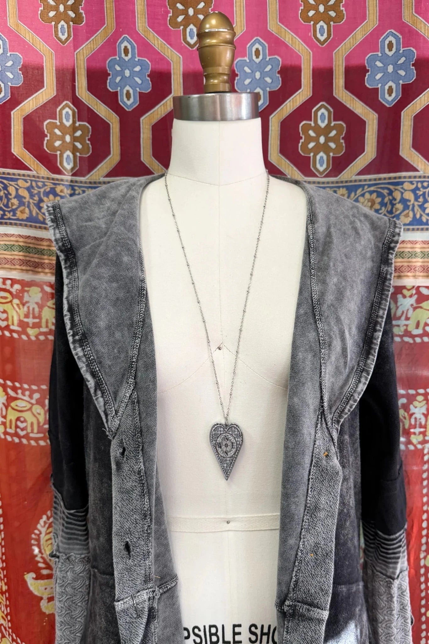 Spirit Lala: Large Compass Heart Pendant Necklace - ivyandlavyboutique Spirit Lala