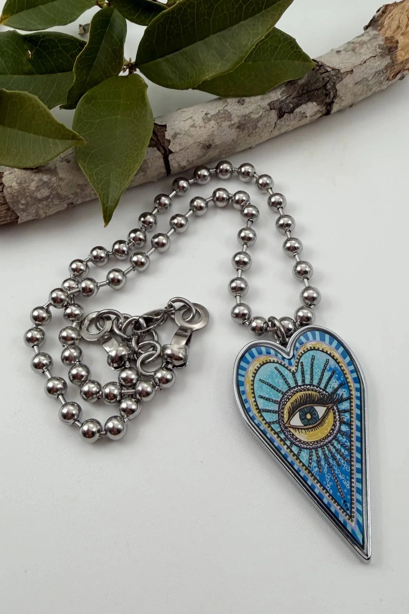 Spirit Lala: Large Eye Heart Pendant Necklace - ivyandlavyboutique Spirit Lala