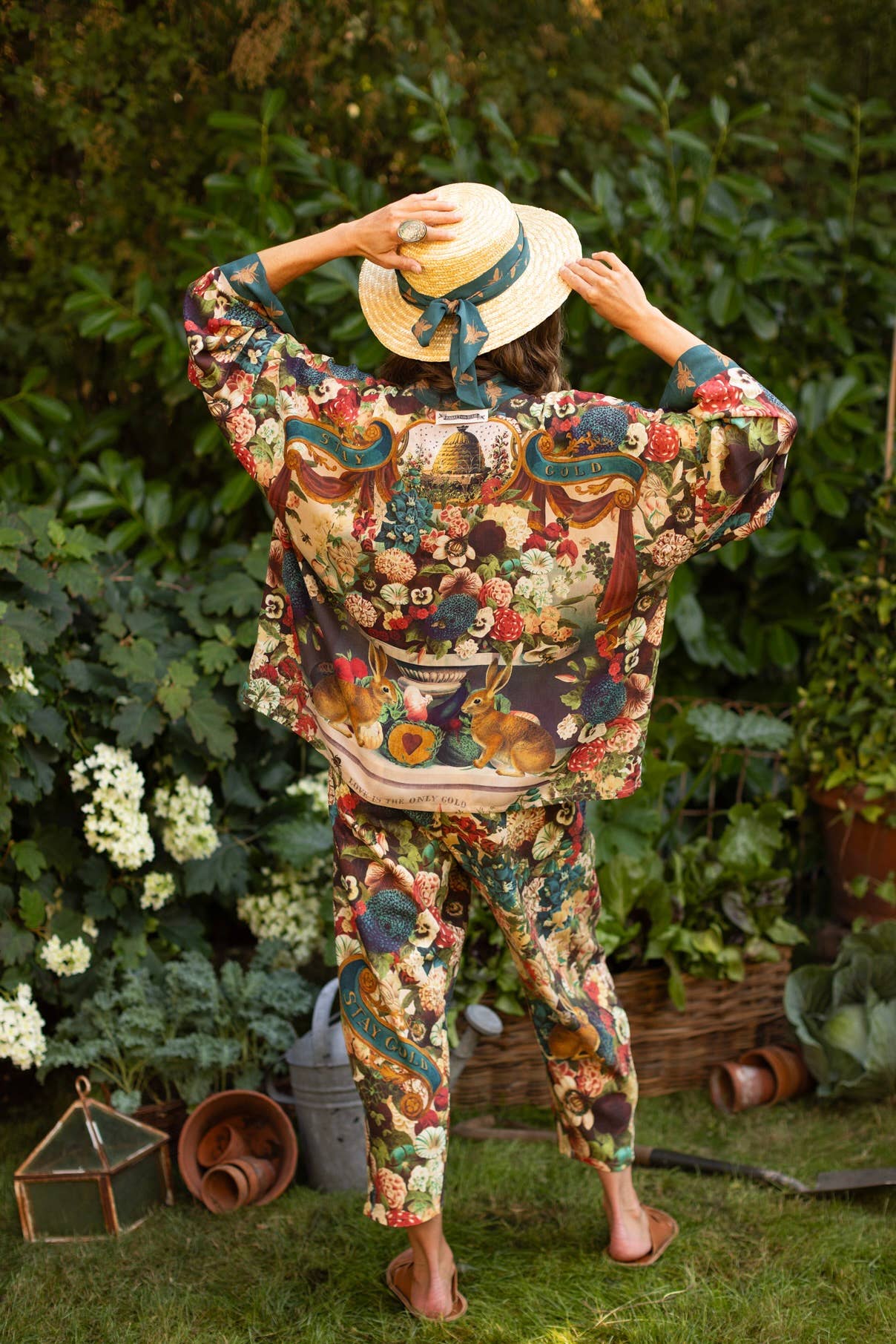 Stay Gold Linen Cropped Artist Pant w/ Bees, Floral & Rabbit - ivyandlavyboutique Market of Stars
