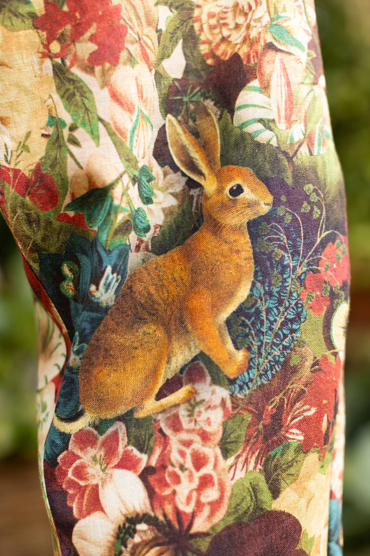 Stay Gold Linen Cropped Artist Pant w/ Bees, Floral & Rabbit - ivyandlavyboutique Market of Stars