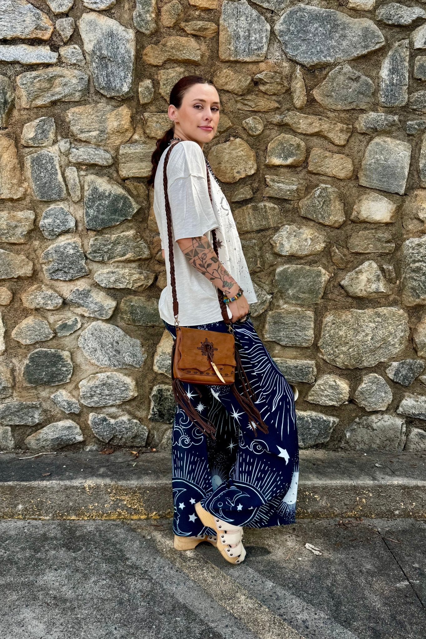 Stay Golden Tee - ivyandlavyboutique Caite & Kyla