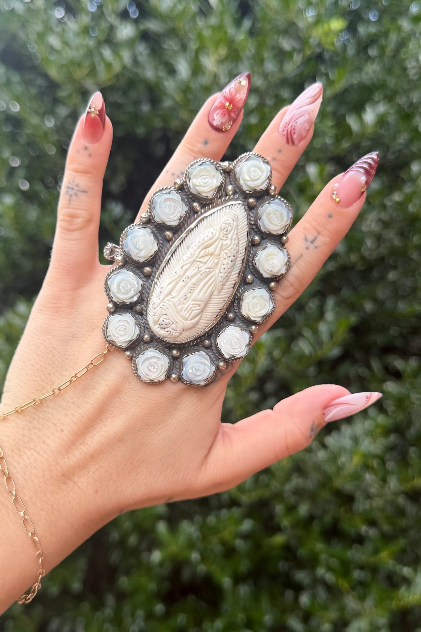 Surrounded By Roses Mother Mary Ring - ivyandlavyboutique ivyandlavyboutique