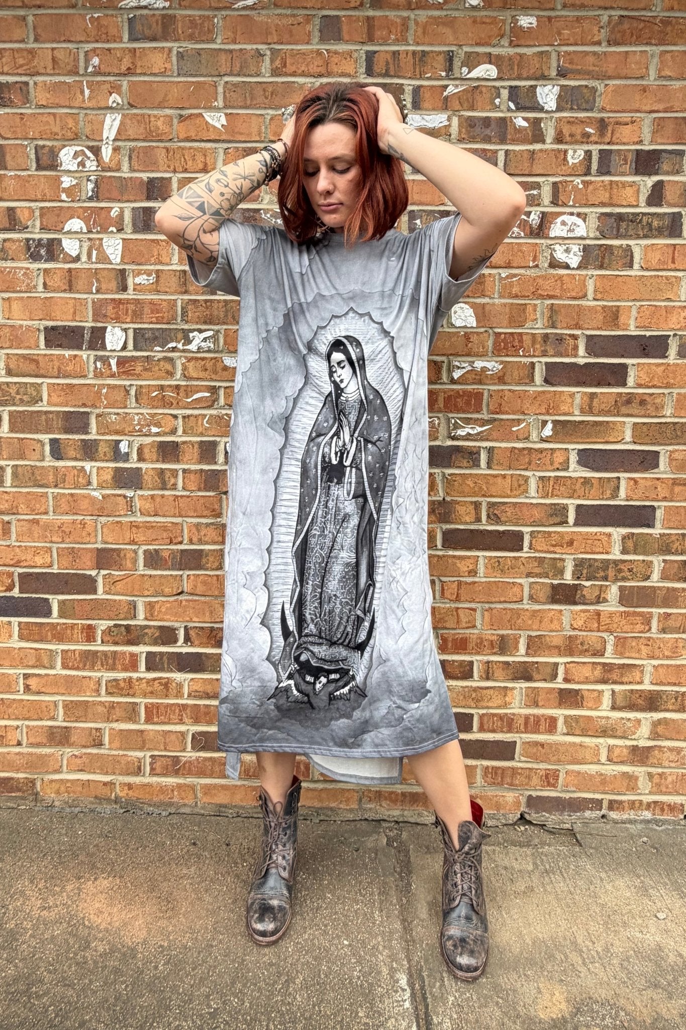 T-Shirt Dress with Print of Mother Mary - ivyandlavyboutique LeParisPetit by I Love Linen